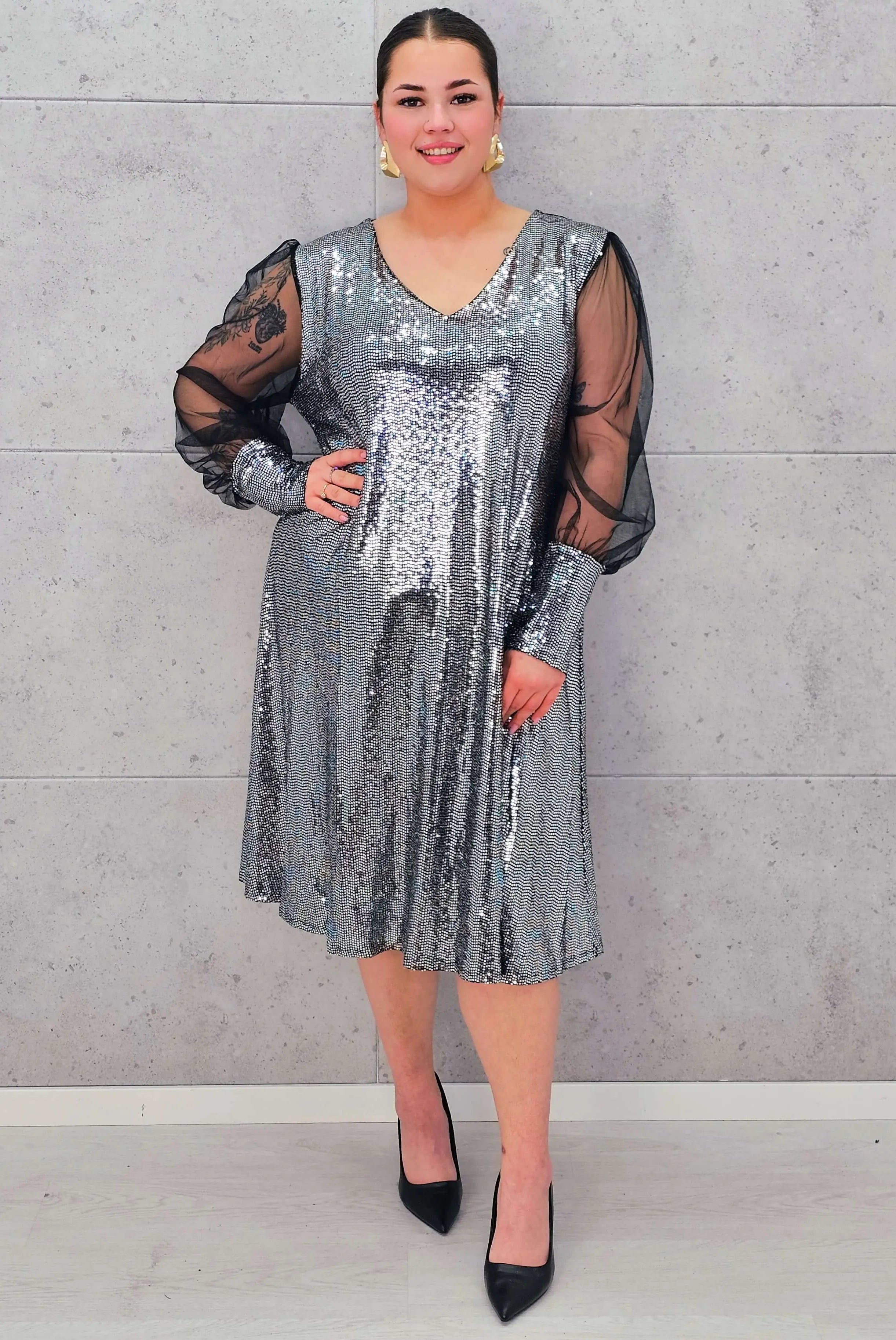 Srebrna sukienka z cekinami i tiulem Stylowa XL