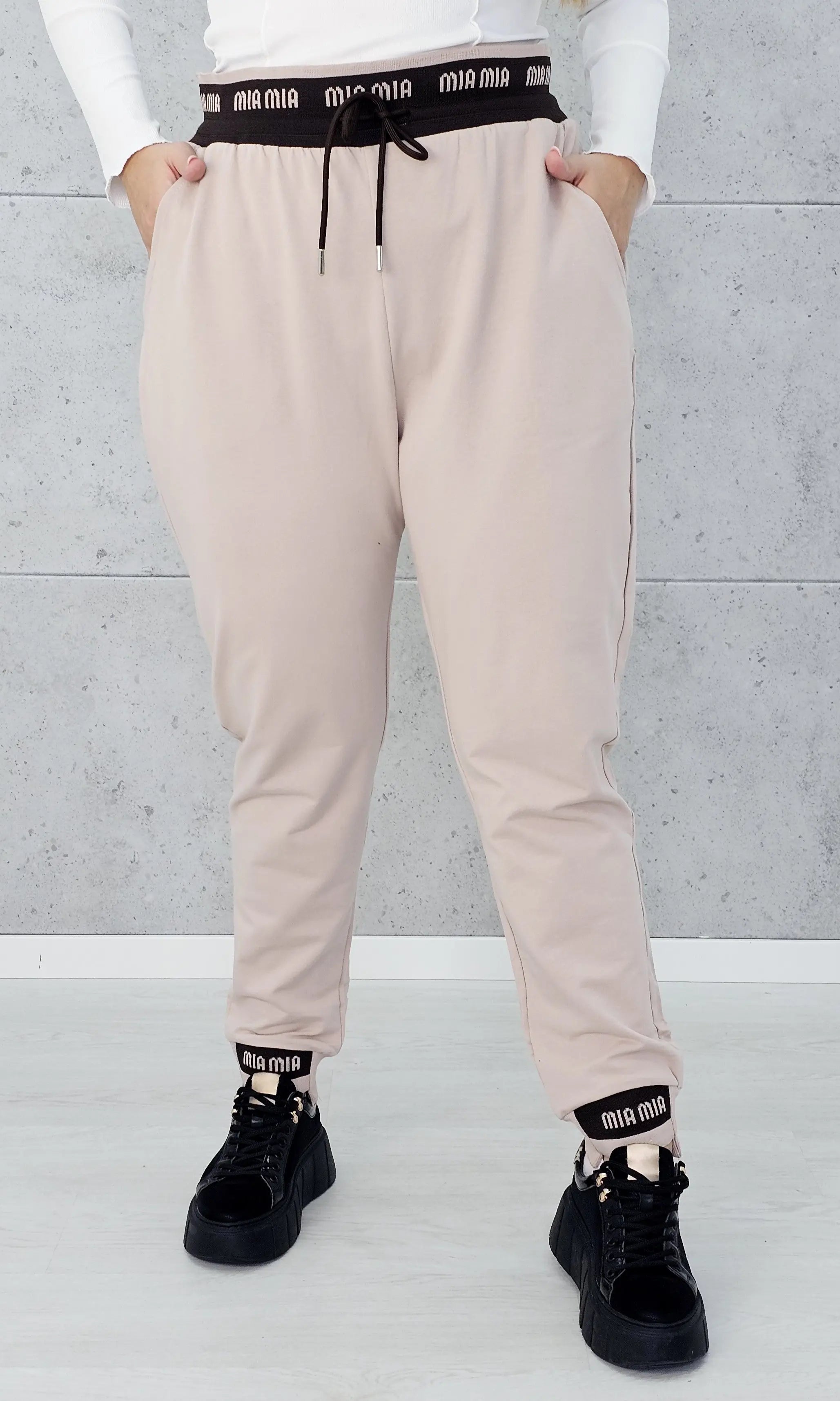 Stylowe Spodnie Dresowe Plus Size StylowaXL – Sportowy Luz w Modnym Wydaniu Stylowa XL