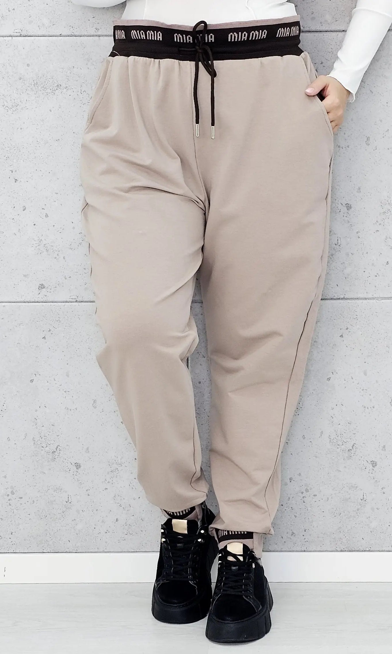 Stylowe Spodnie Dresowe Plus Size StylowaXL – Sportowy Luz w Modnym Wydaniu Stylowa XL