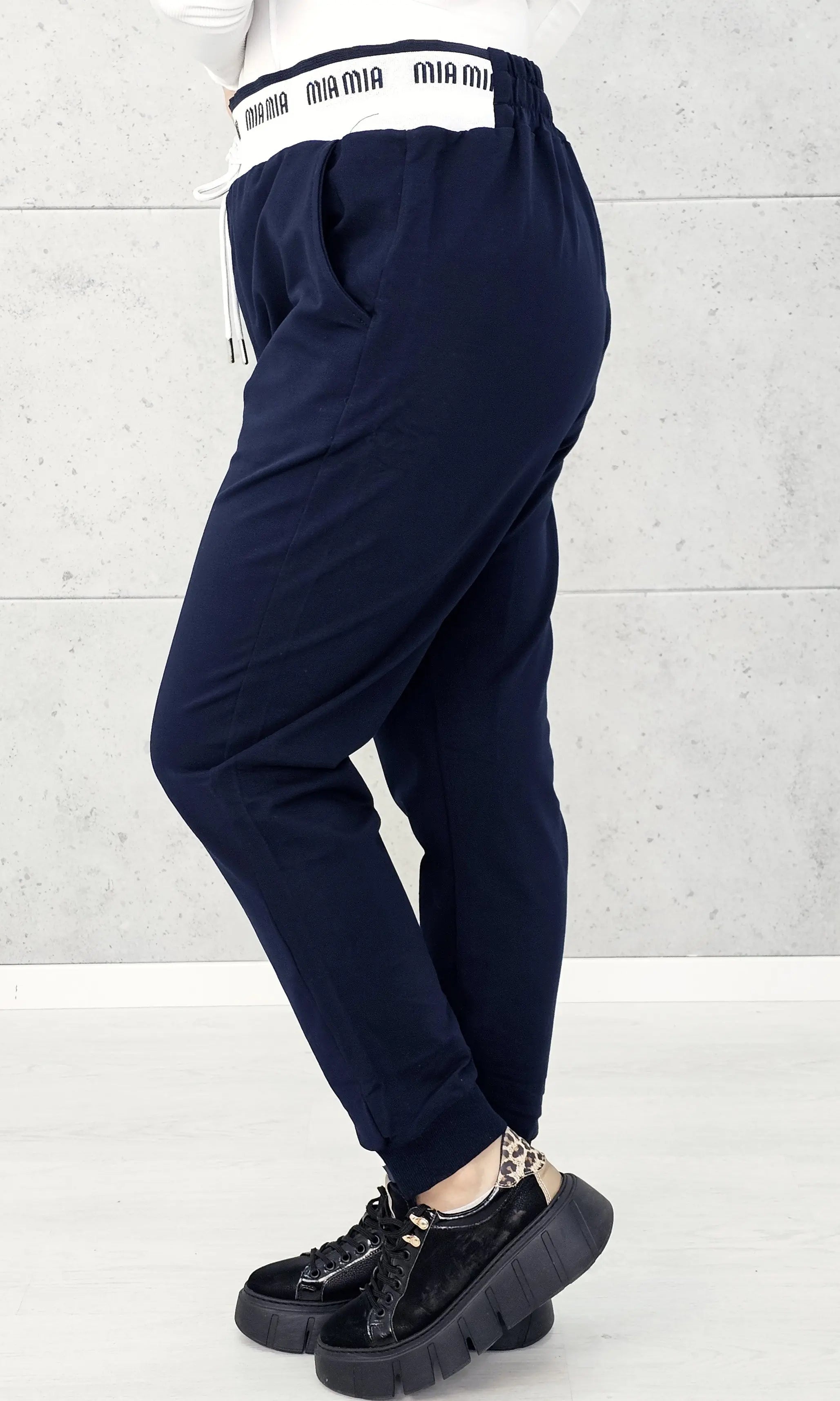 Stylowe Spodnie Dresowe Plus Size StylowaXL – Sportowy Luz w Modnym Wydaniu Stylowa XL