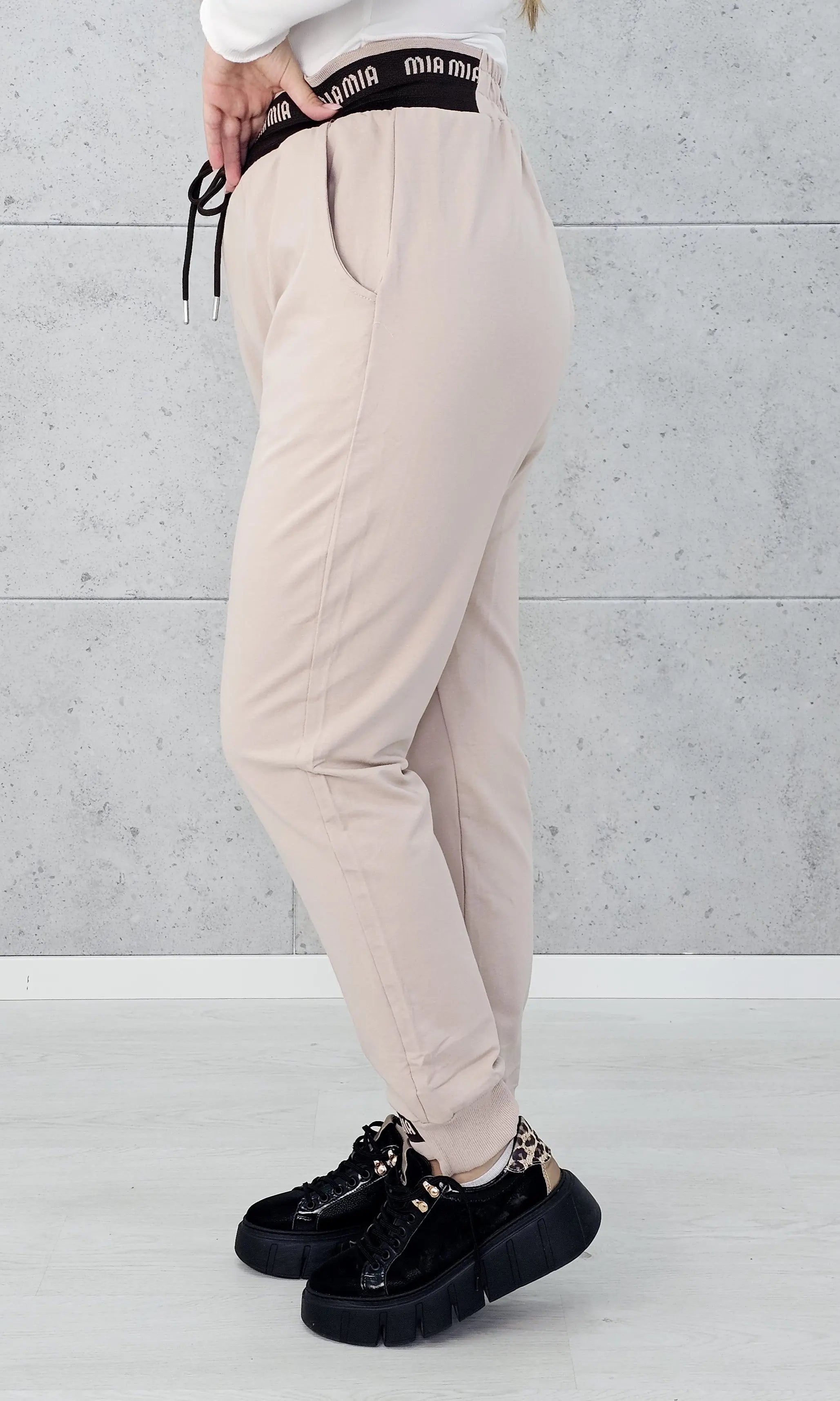 Stylowe Spodnie Dresowe Plus Size StylowaXL – Sportowy Luz w Modnym Wydaniu Stylowa XL