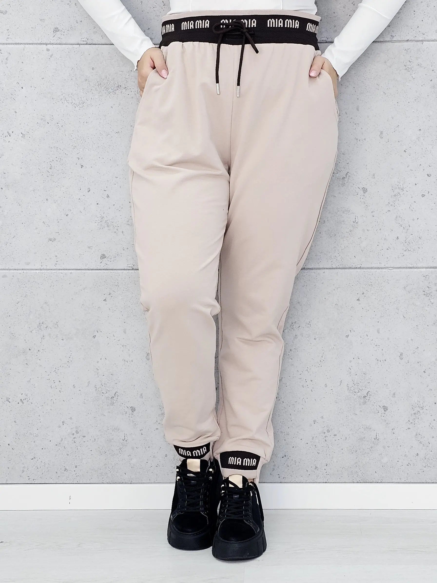 Stylowe Spodnie Dresowe Plus Size StylowaXL – Sportowy Luz w Modnym Wydaniu Stylowa XL