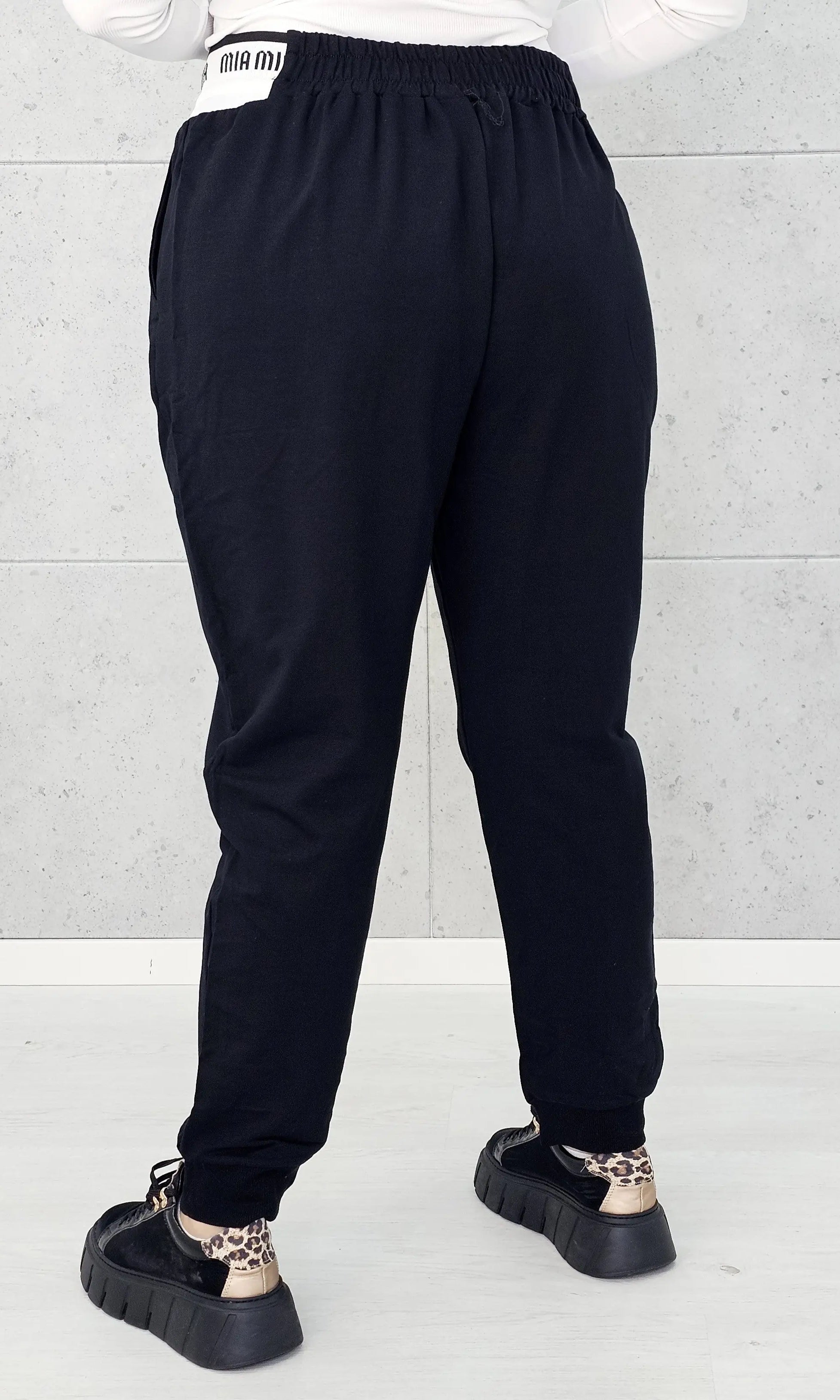 Stylowe Spodnie Dresowe Plus Size StylowaXL – Sportowy Luz w Modnym Wydaniu Stylowa XL