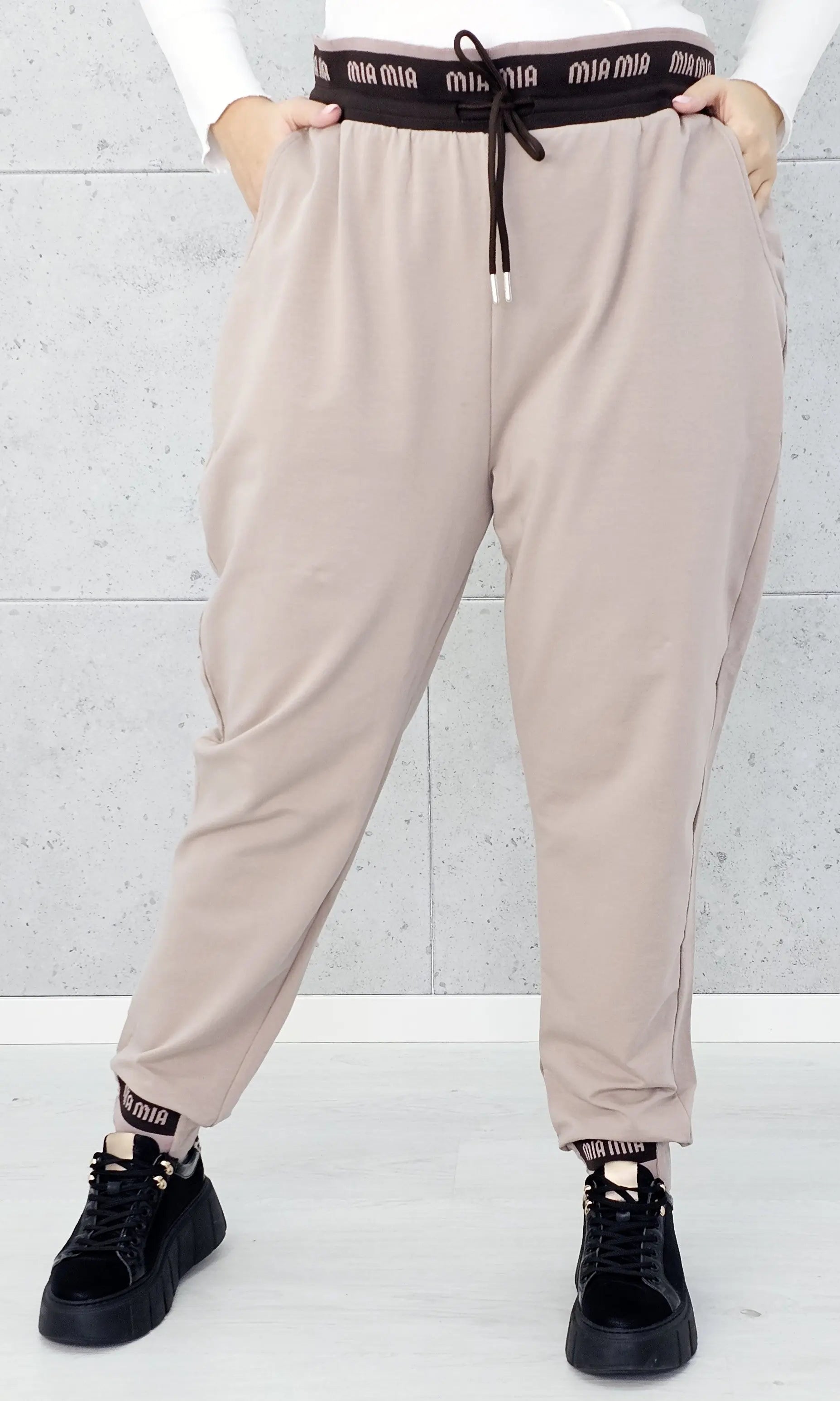 Stylowe Spodnie Dresowe Plus Size StylowaXL – Sportowy Luz w Modnym Wydaniu Stylowa XL