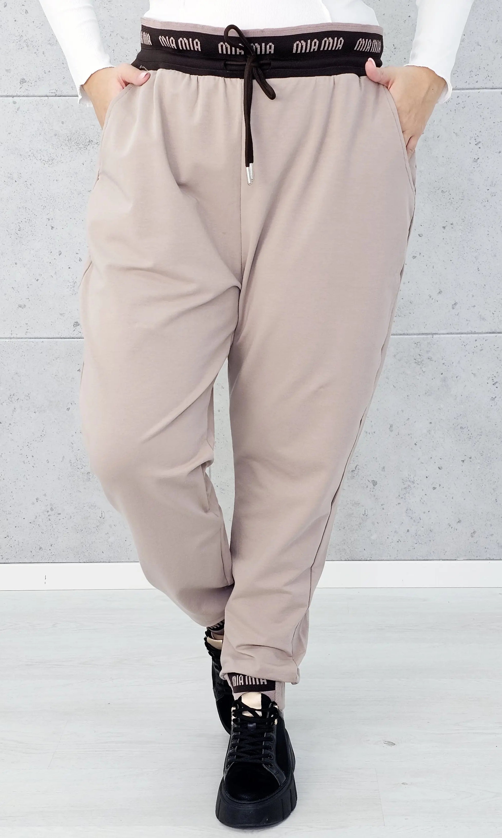 Stylowe Spodnie Dresowe Plus Size StylowaXL – Sportowy Luz w Modnym Wydaniu Stylowa XL