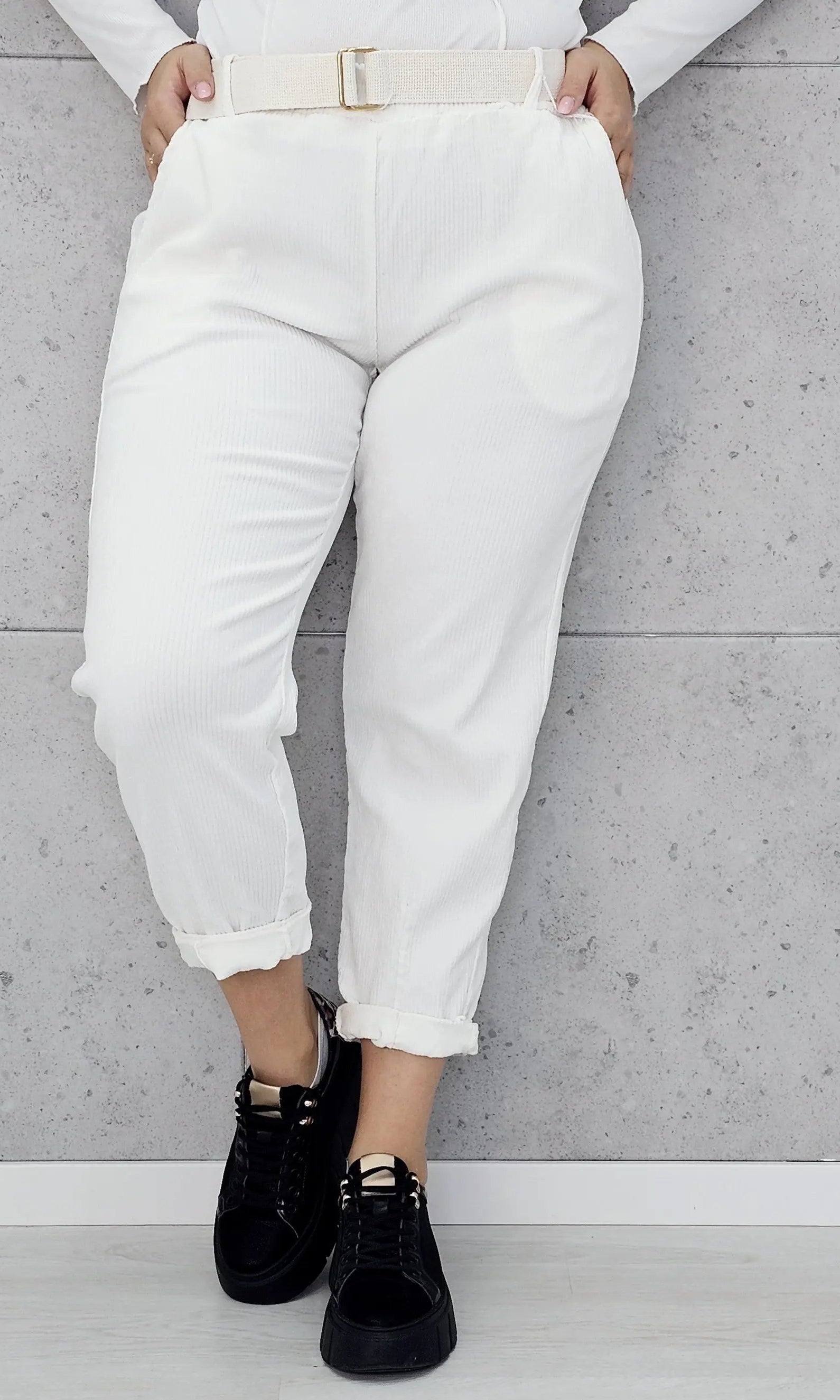 Stylowe i wygodne spodnie z cienkiego sztruksu -  LIVANS Stylowa XL