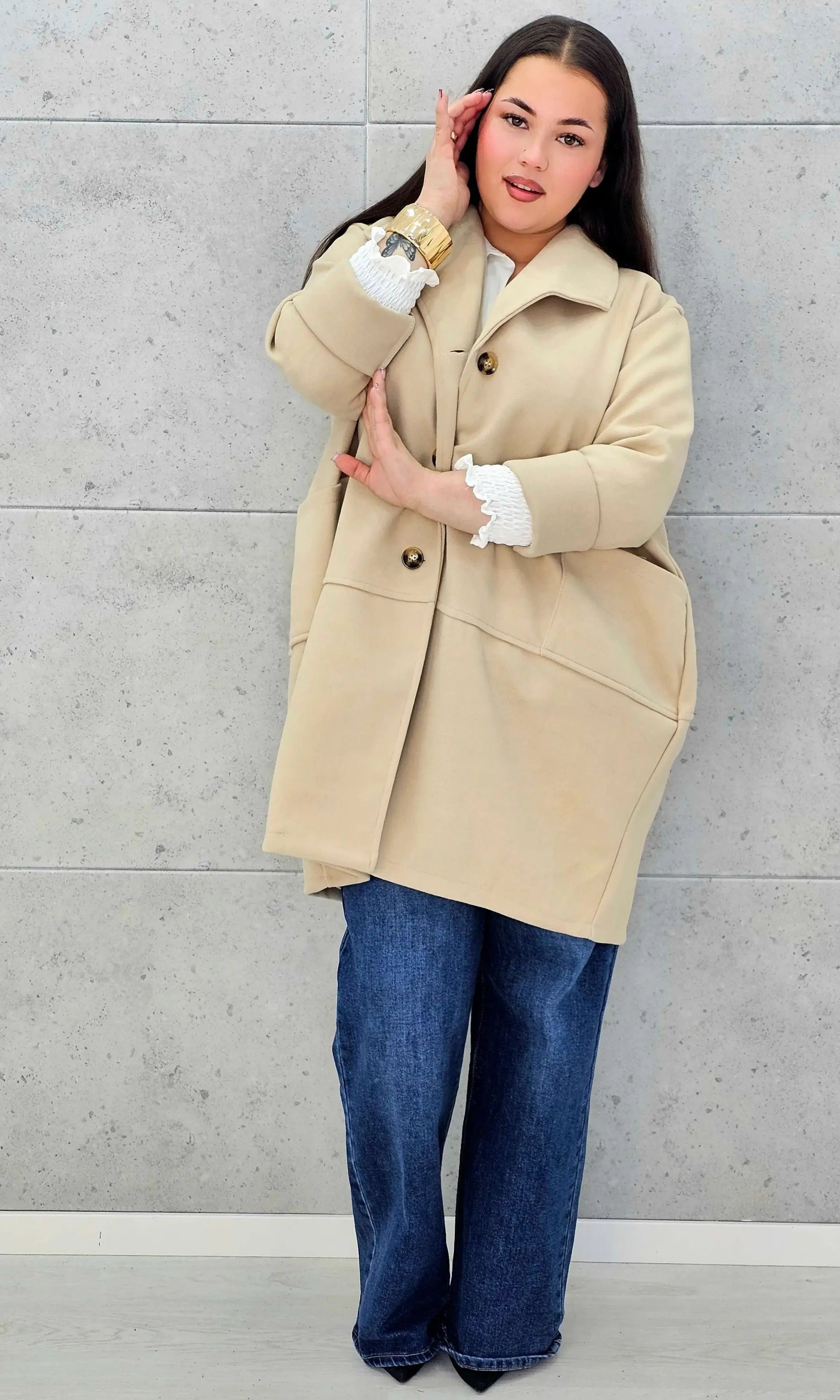 Stylowy płaszcz plus size – elegancki, ciepły i wygodny model XXL na chłodniejsze dni Stylowa XL