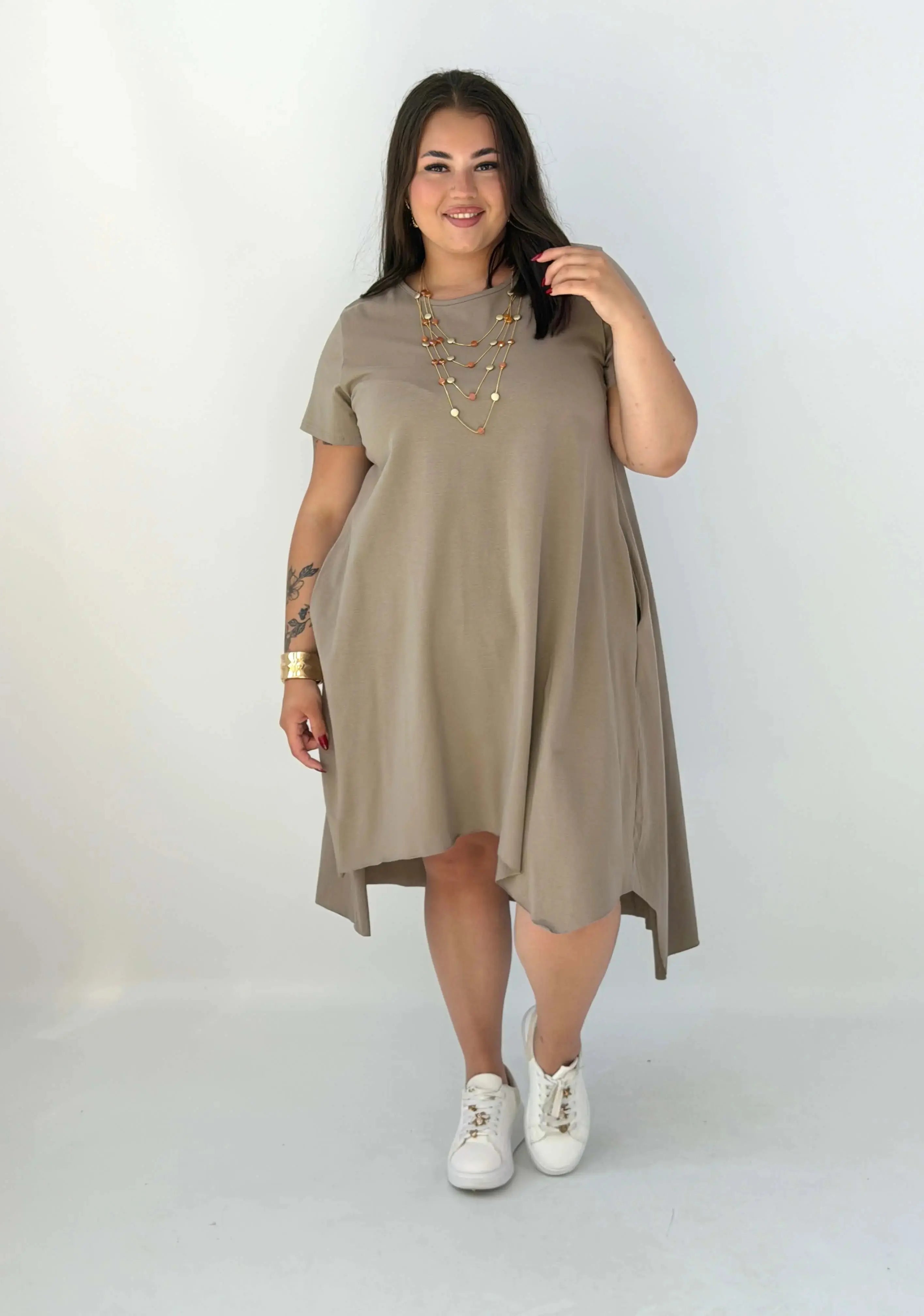 Sukienka Basic Plus Size StylowaXL – Prosta Forma i Maksymalny Komfort Stylowa XL