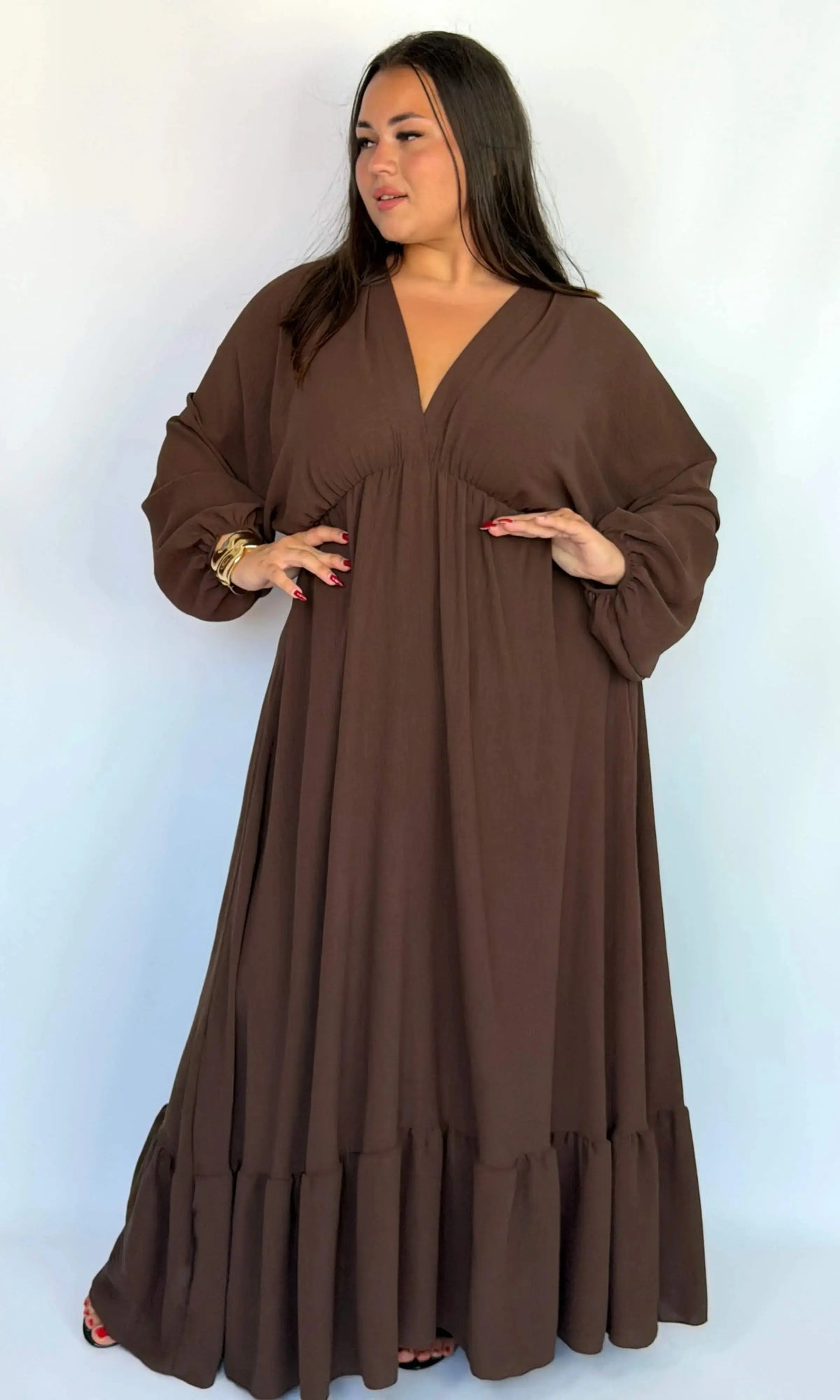 Sukienka Maxi Plus Size Z Falbaną I Dekoltem V – Zwiewna Elegancja XXL Stylowa XL