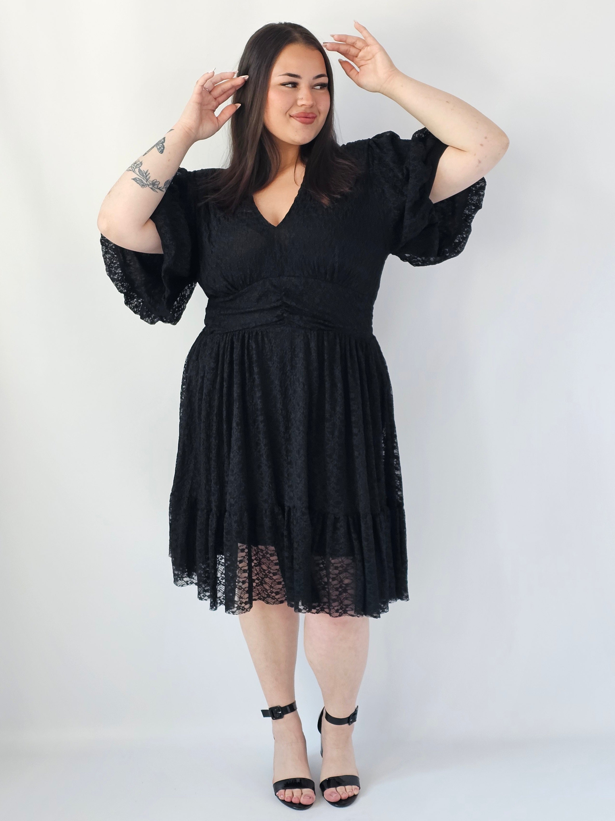 Sukienka Plus Size Koronkowa XXL Czarna – Elegancka I Kobieca Stylowa XL Stylowa XL