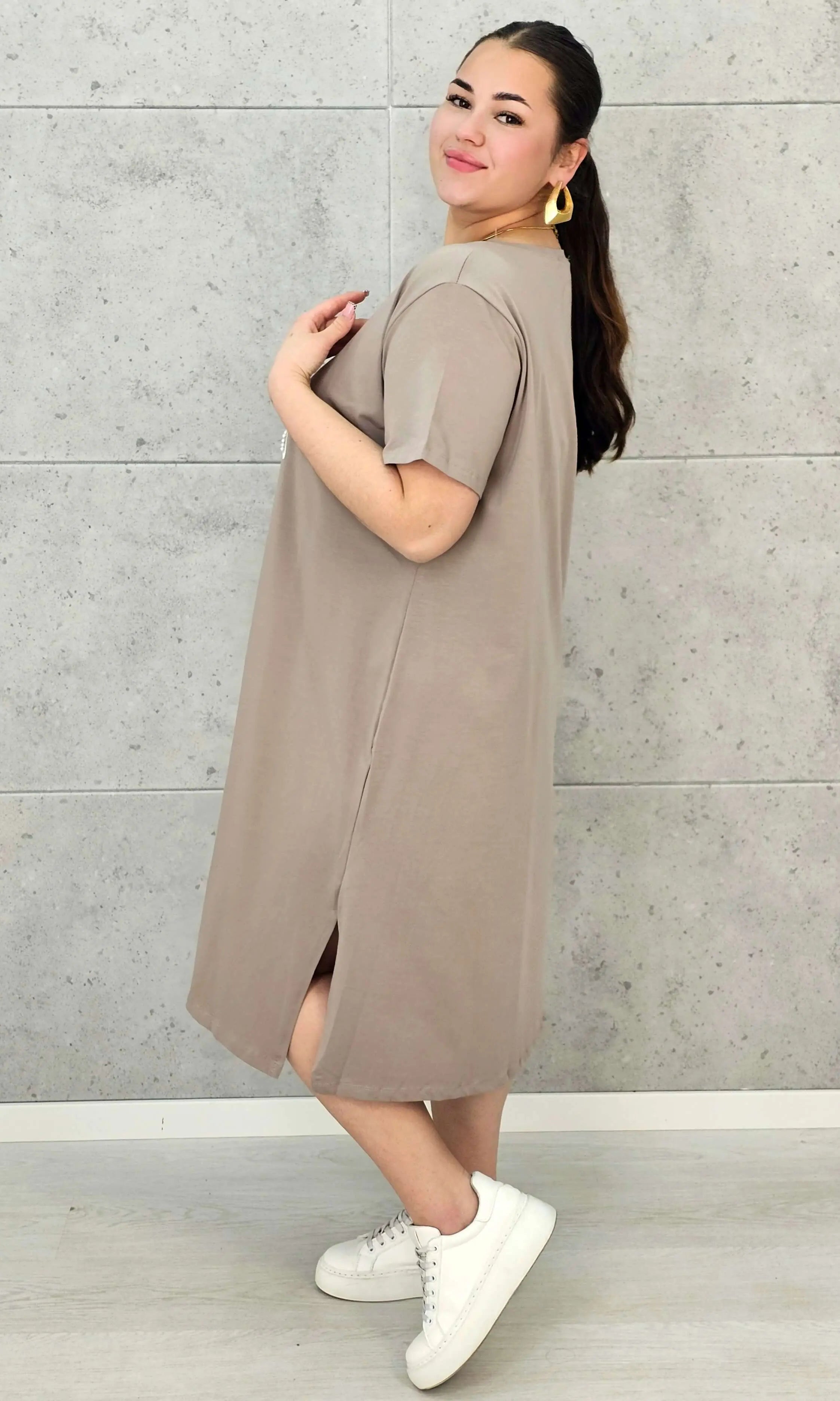 Sukienka Plus Size Luźny Krój – Modna, Wygodna, Z Aplikacją Ważki XXL Stylowa XL