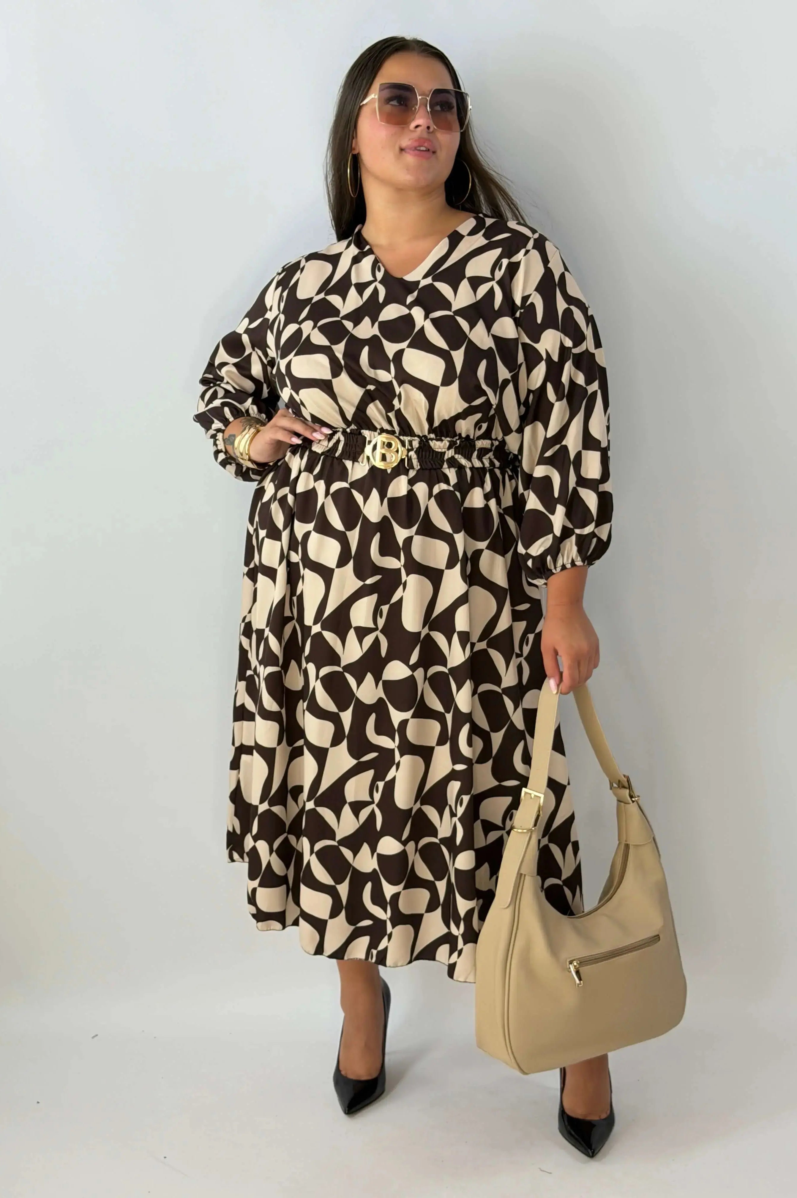 Sukienka Plus Size z elastyczną talią i nowoczesnym wzorem Stylowa XL