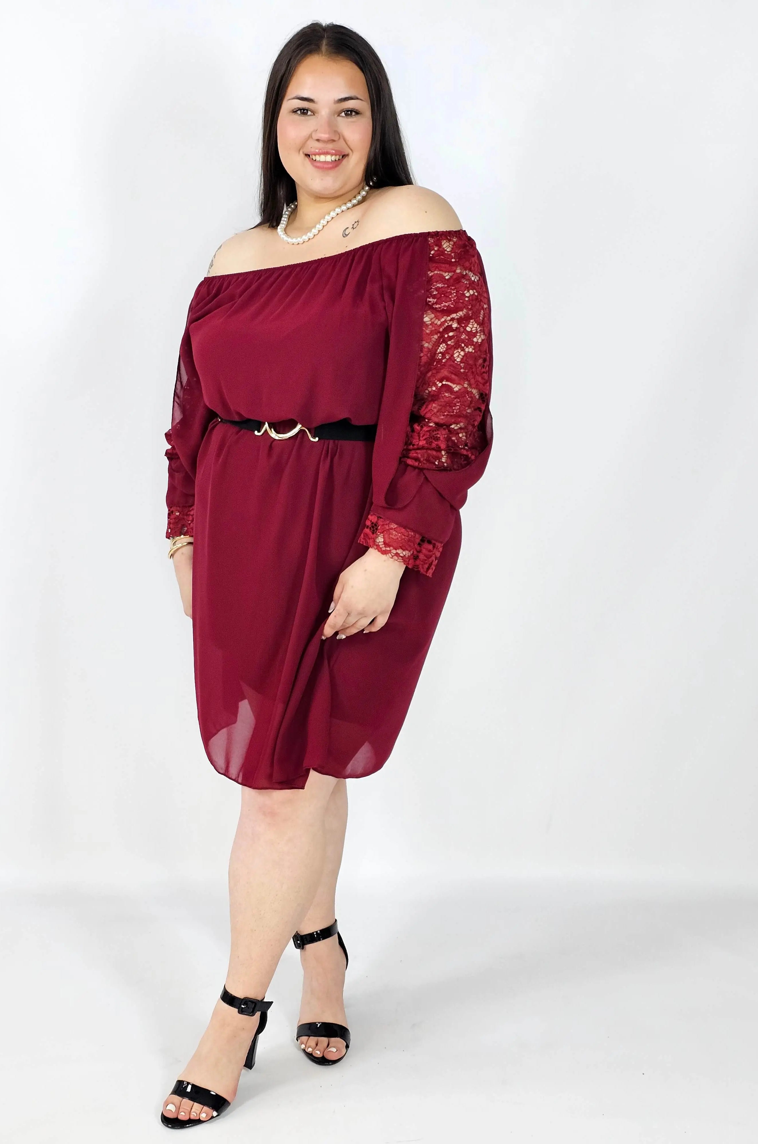 Sukienka Plus Size z koronkowymi rękawami - Hiszpanka Stylowa XL