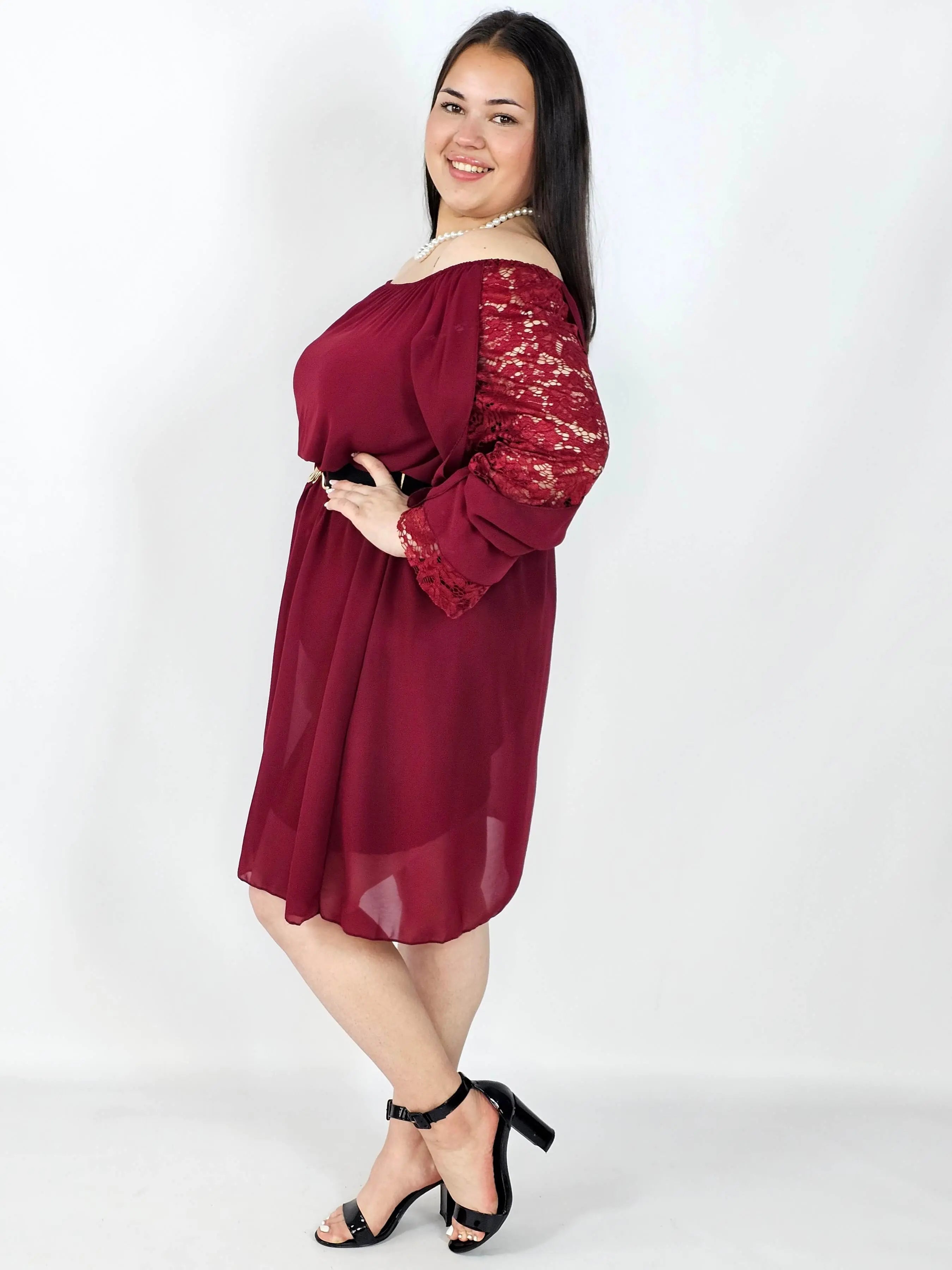 Sukienka Plus Size z koronkowymi rękawami - Hiszpanka Stylowa XL