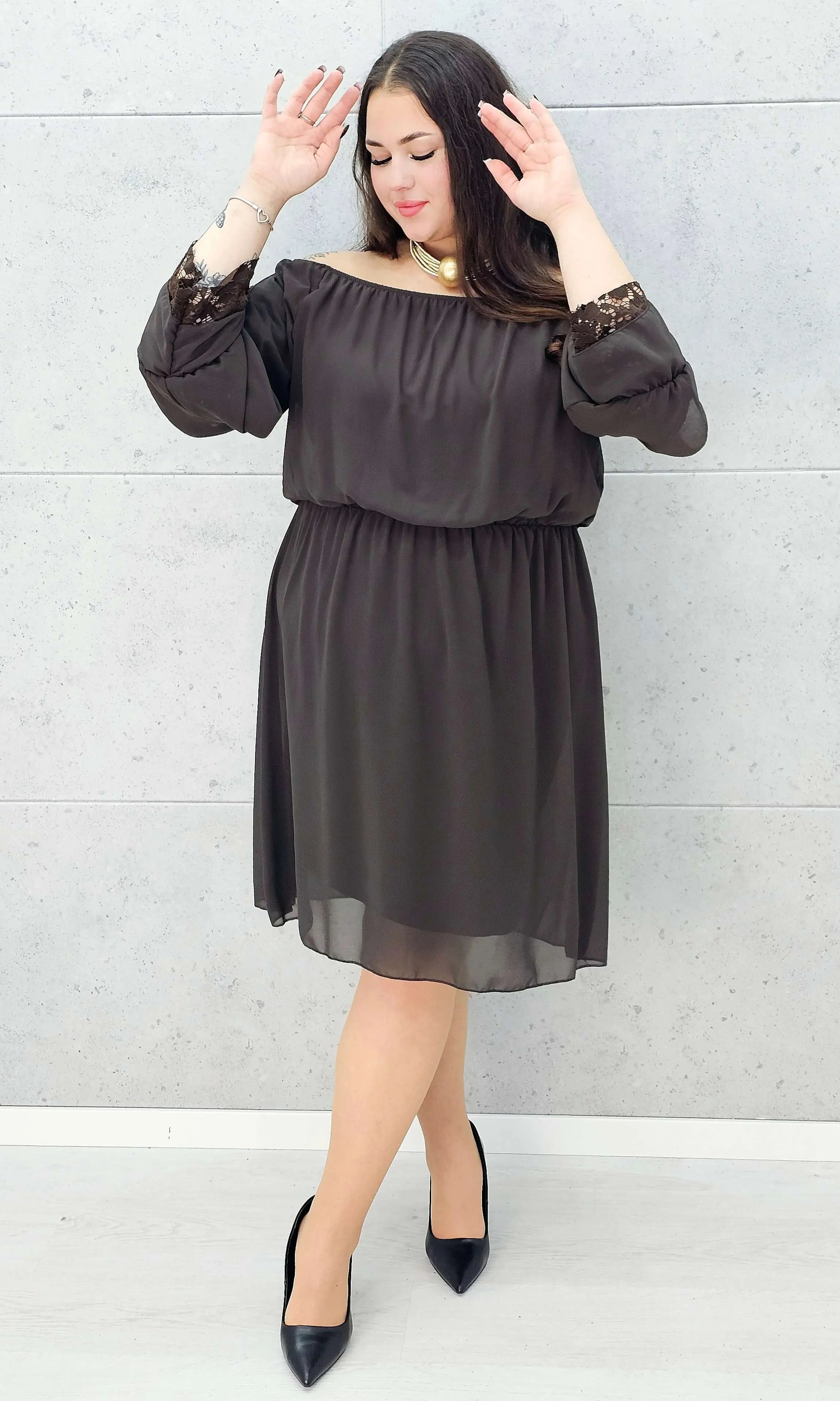 Brązowa sukienka hiszpanka midi z koronką – Stylowa XL