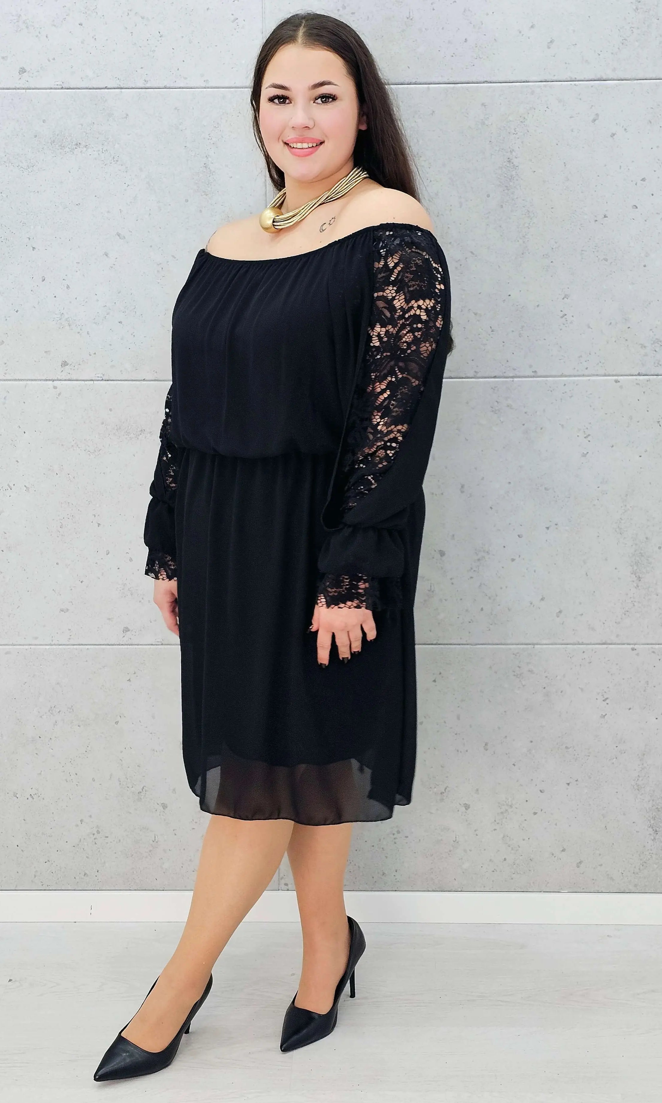 Czarna sukienka hiszpanka plus size – Stylowa XL bokiem