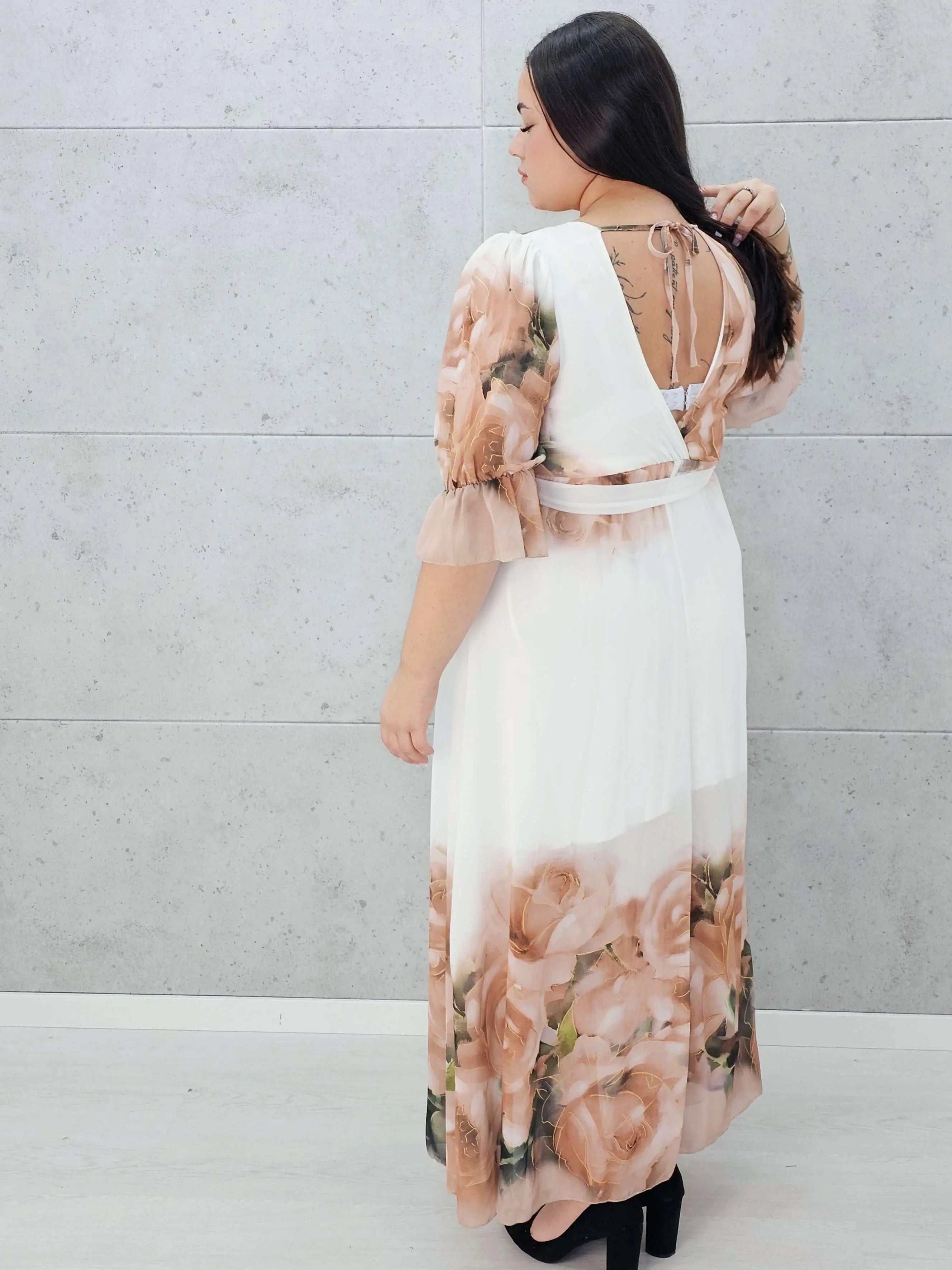 Sukienka Różany Powiew Elegancji Stylowa XL