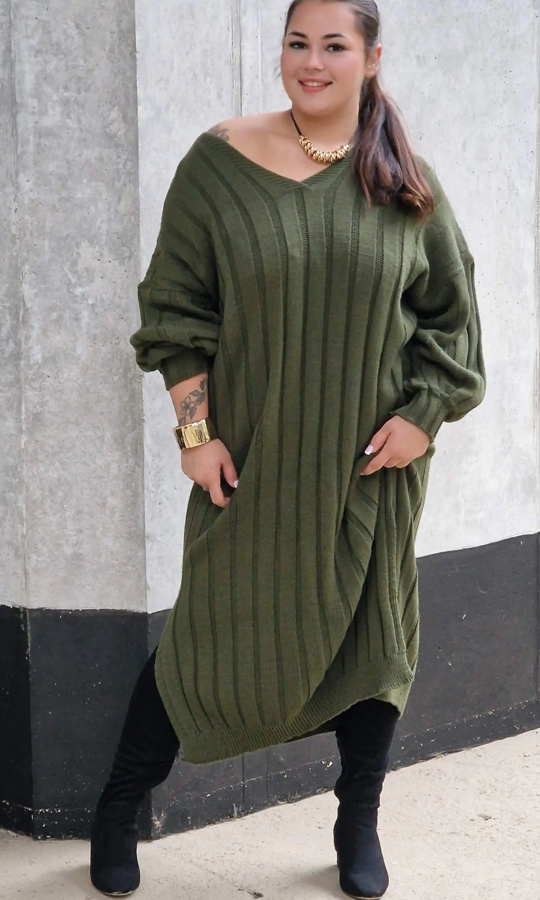 Sukienka Swetrowa z Dekoltem w Serek Stylowa XL