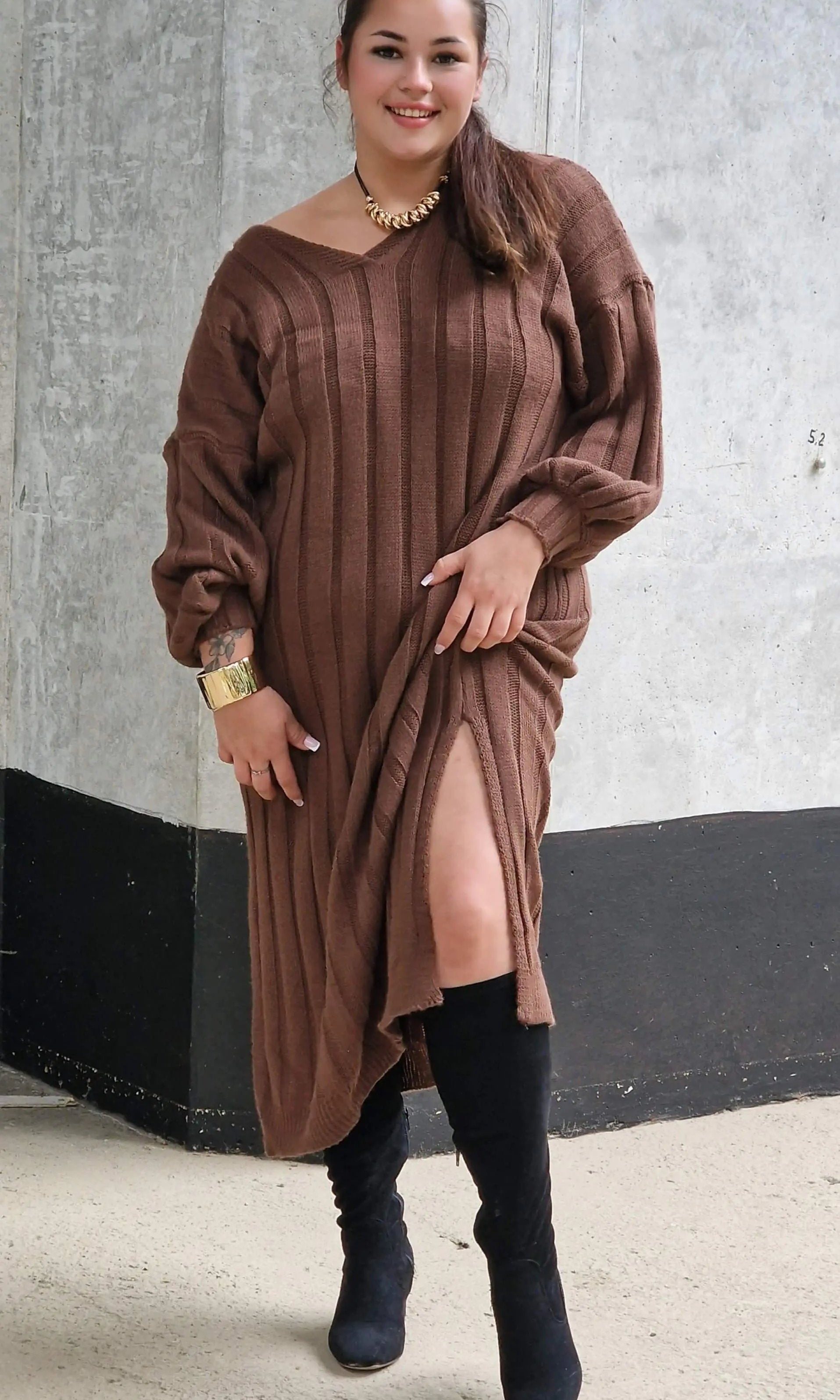 Sukienka Swetrowa z Dekoltem w Serek Stylowa XL