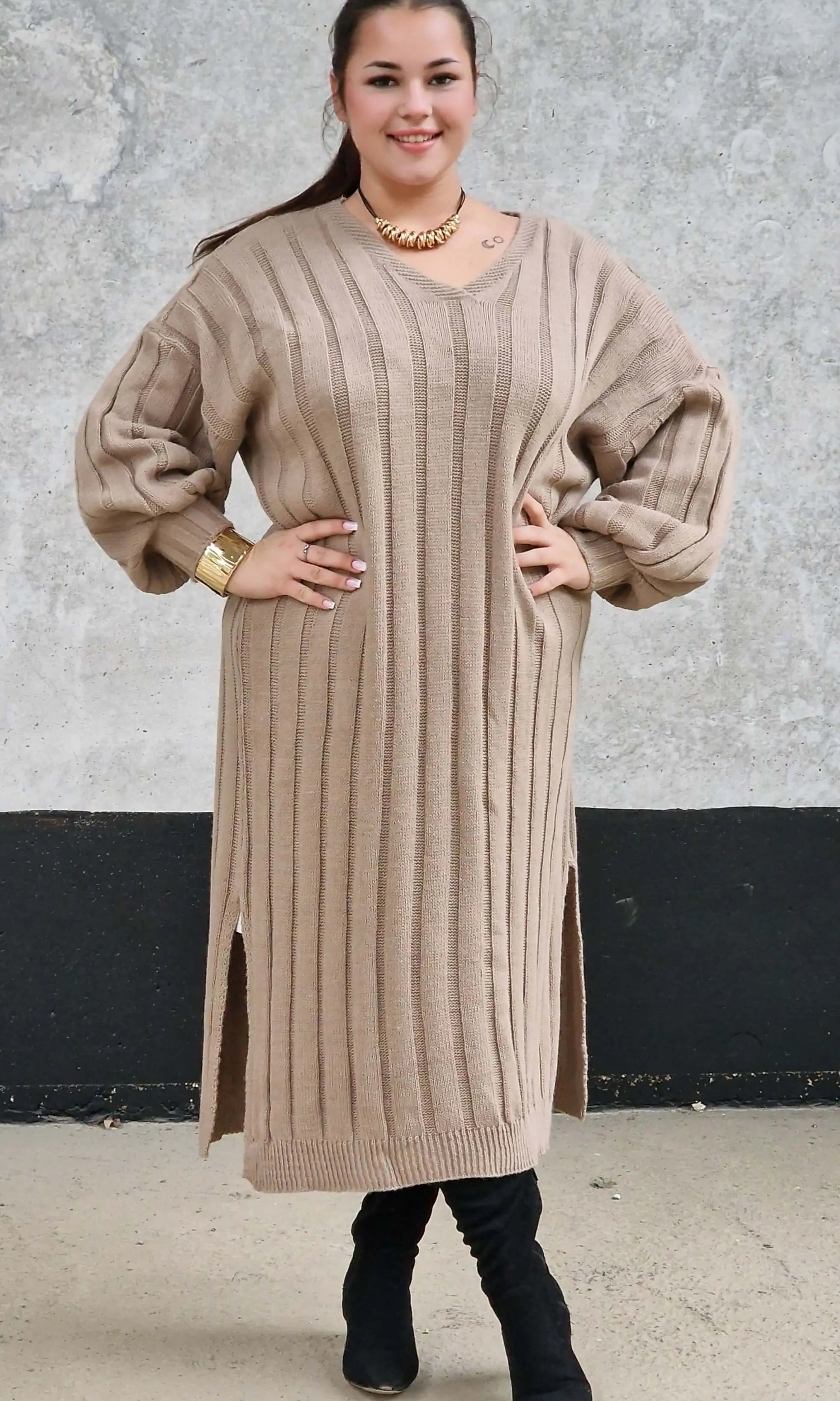 Sukienka Swetrowa z Dekoltem w Serek Stylowa XL