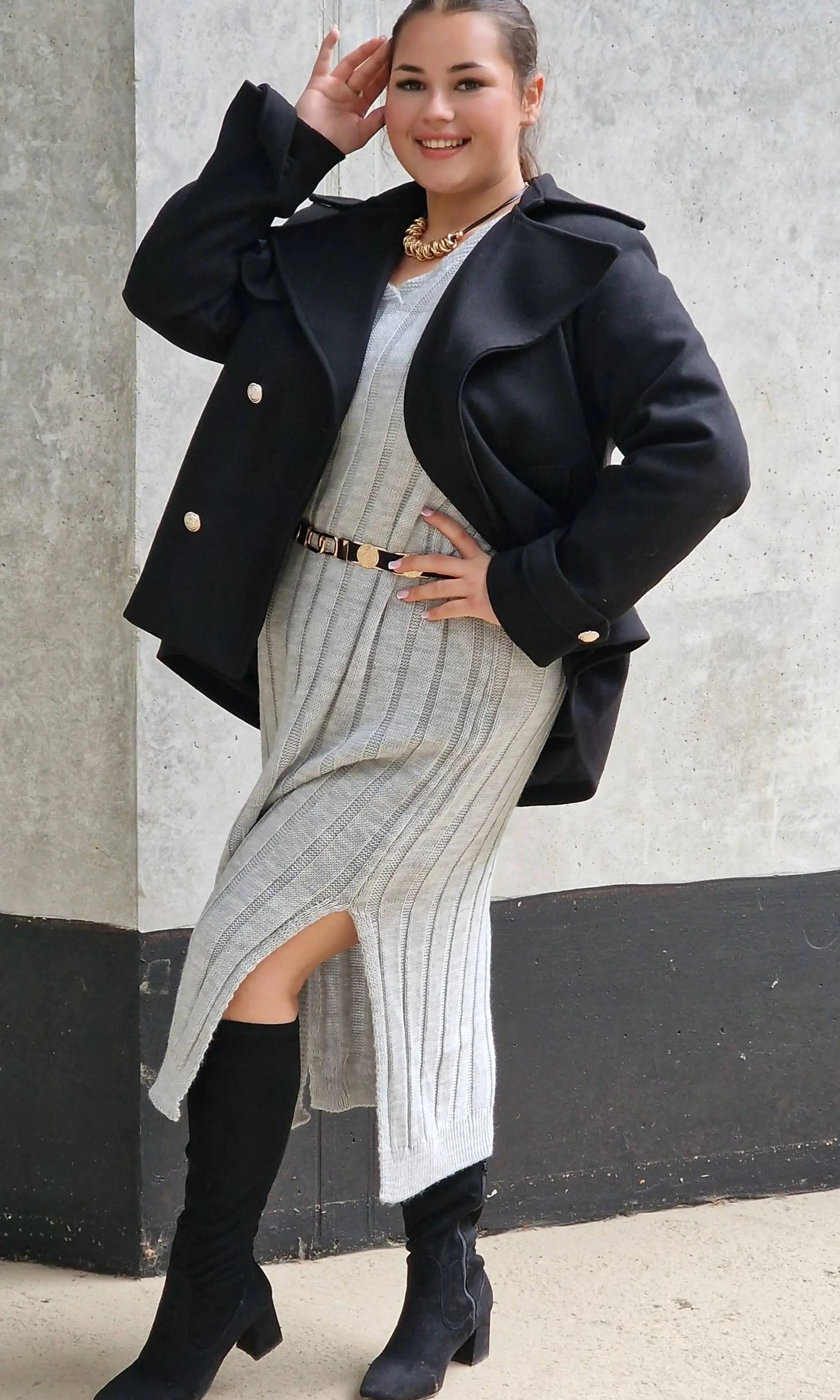 Sukienka Swetrowa z Dekoltem w Serek Stylowa XL