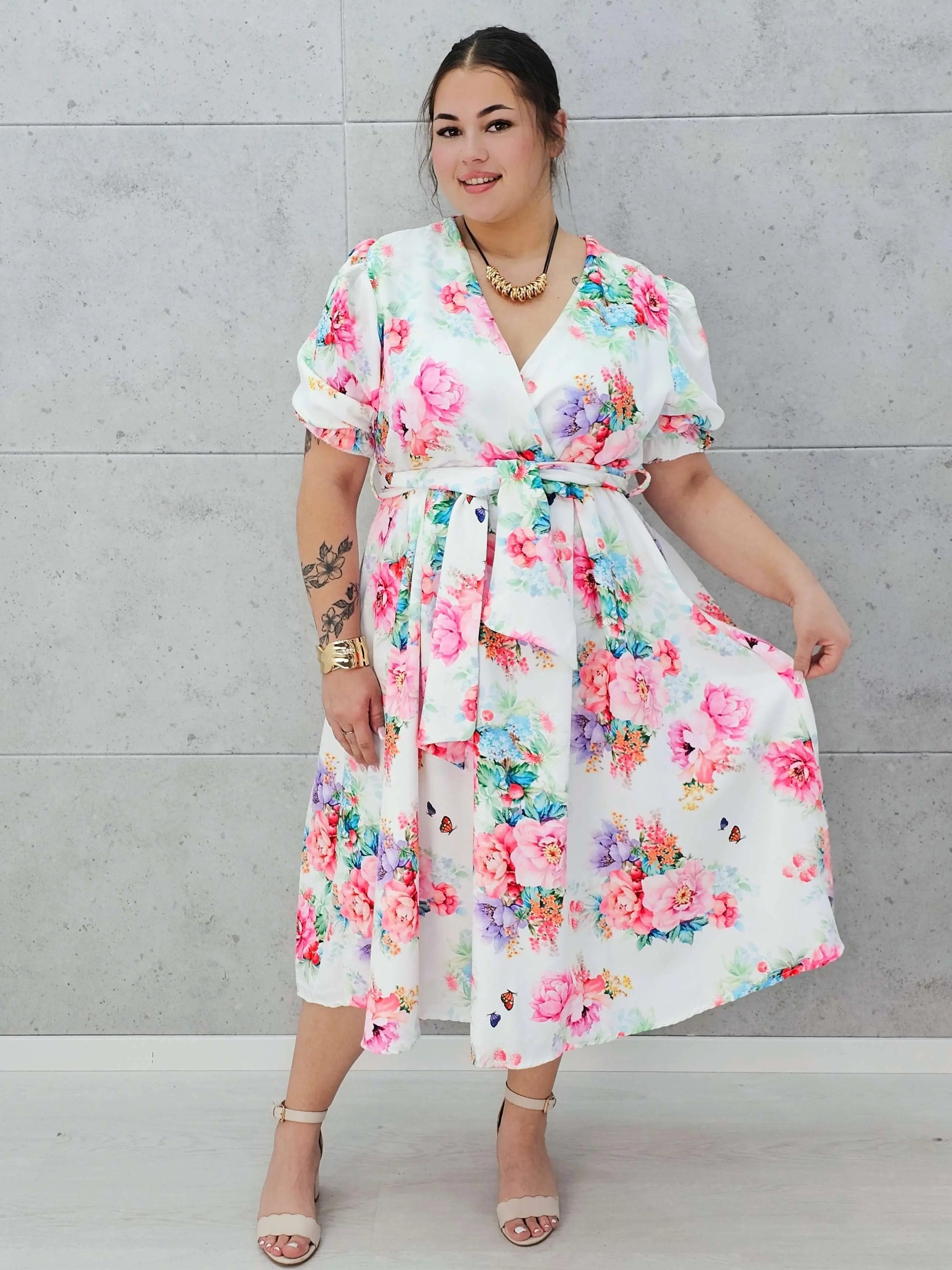 Sukienka „Kwiatowy Urok” - fuksja. Stylowa XL