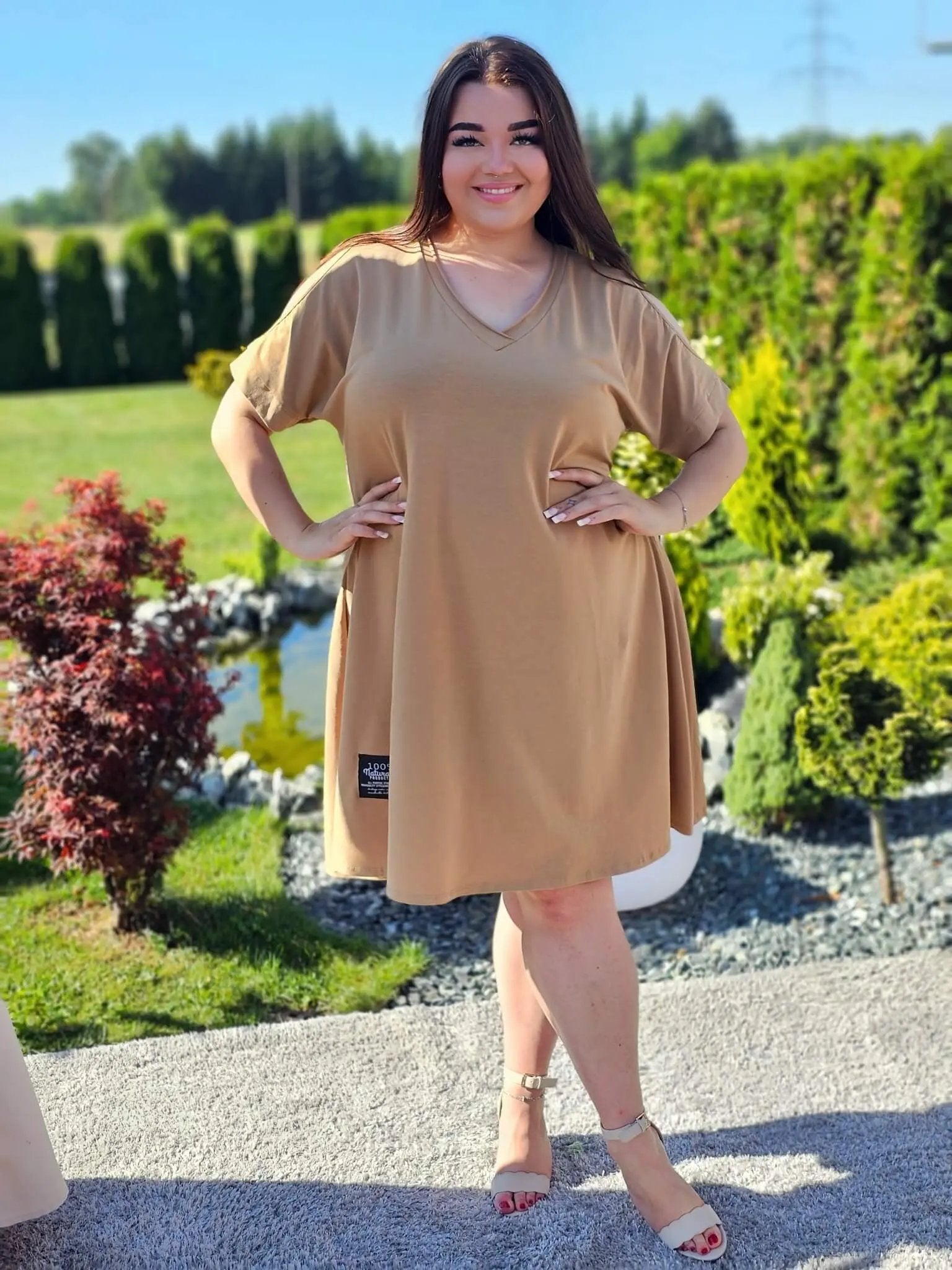 Sukienka basic z wycięciem na ramionach Stylowa XL