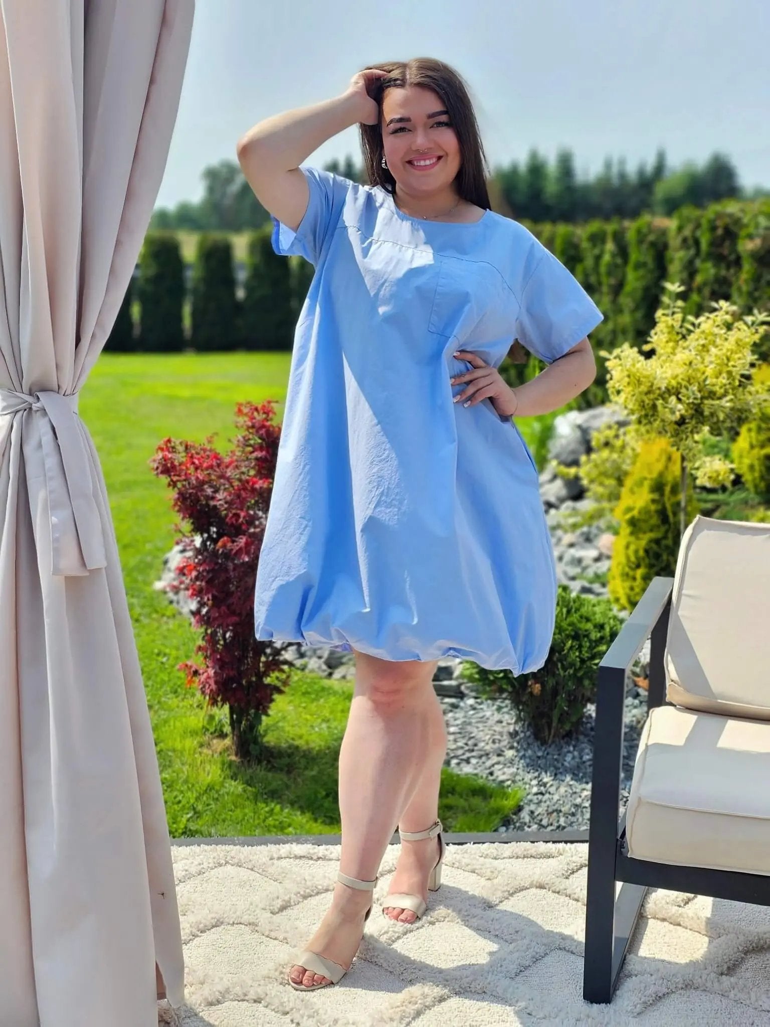 Sukienka bawełna z krótkim rękawem i ozdobna kieszonka z przodu. Stylowa XL