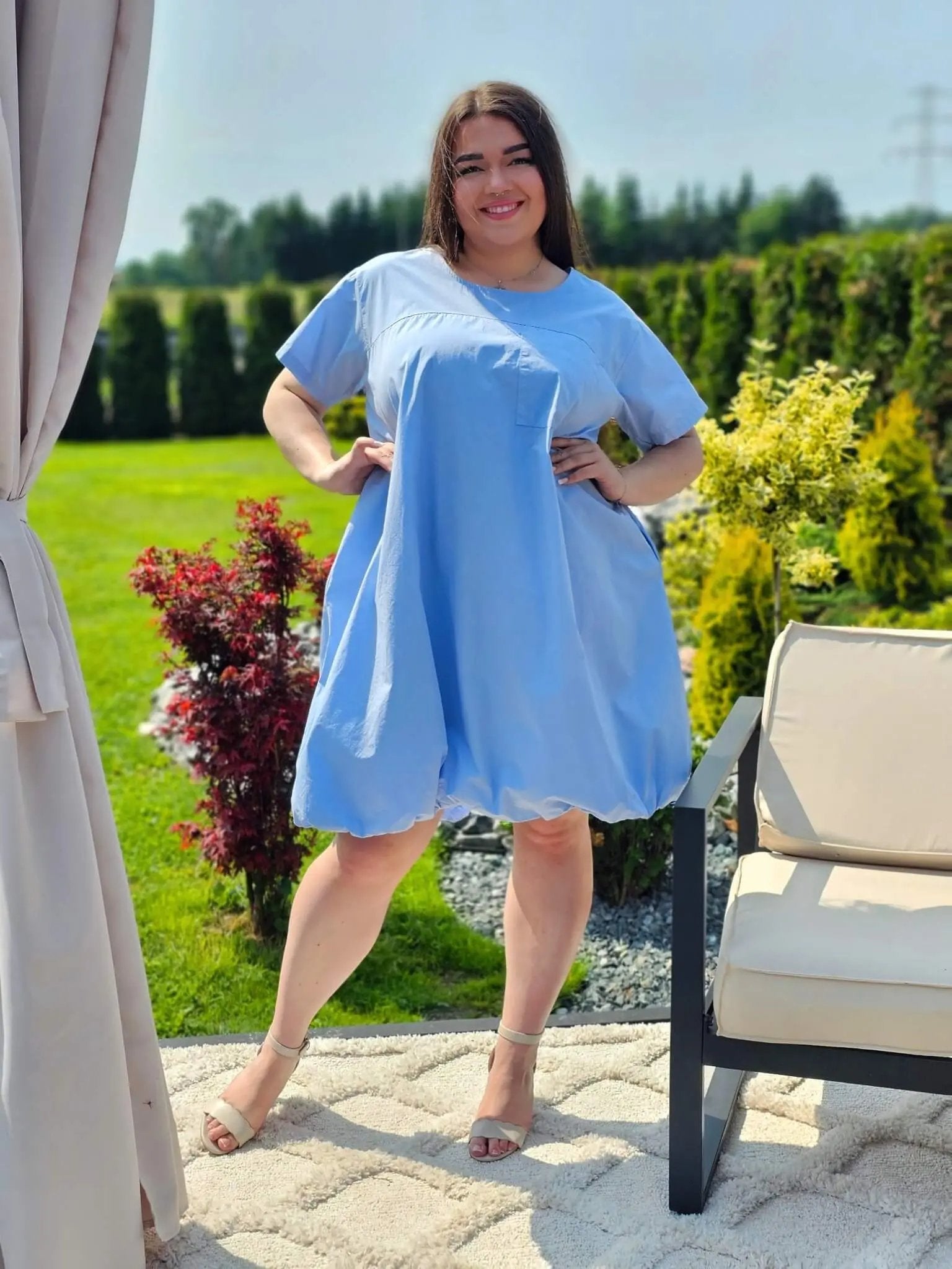 Sukienka bawełna z krótkim rękawem i ozdobna kieszonka z przodu. Stylowa XL