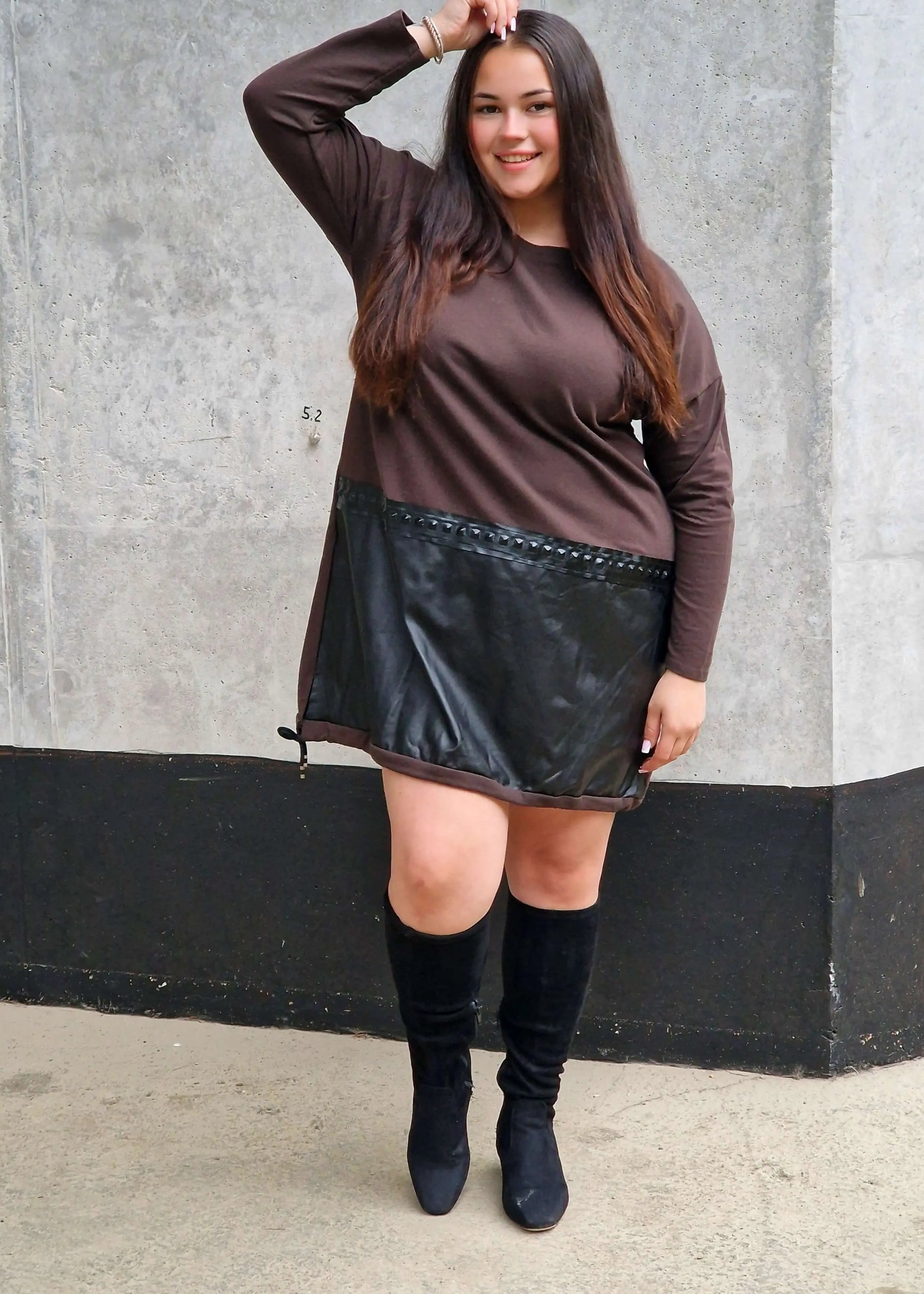 Sukienka bawełniana z wstawka eco skóry na przodzie Stylowa XL