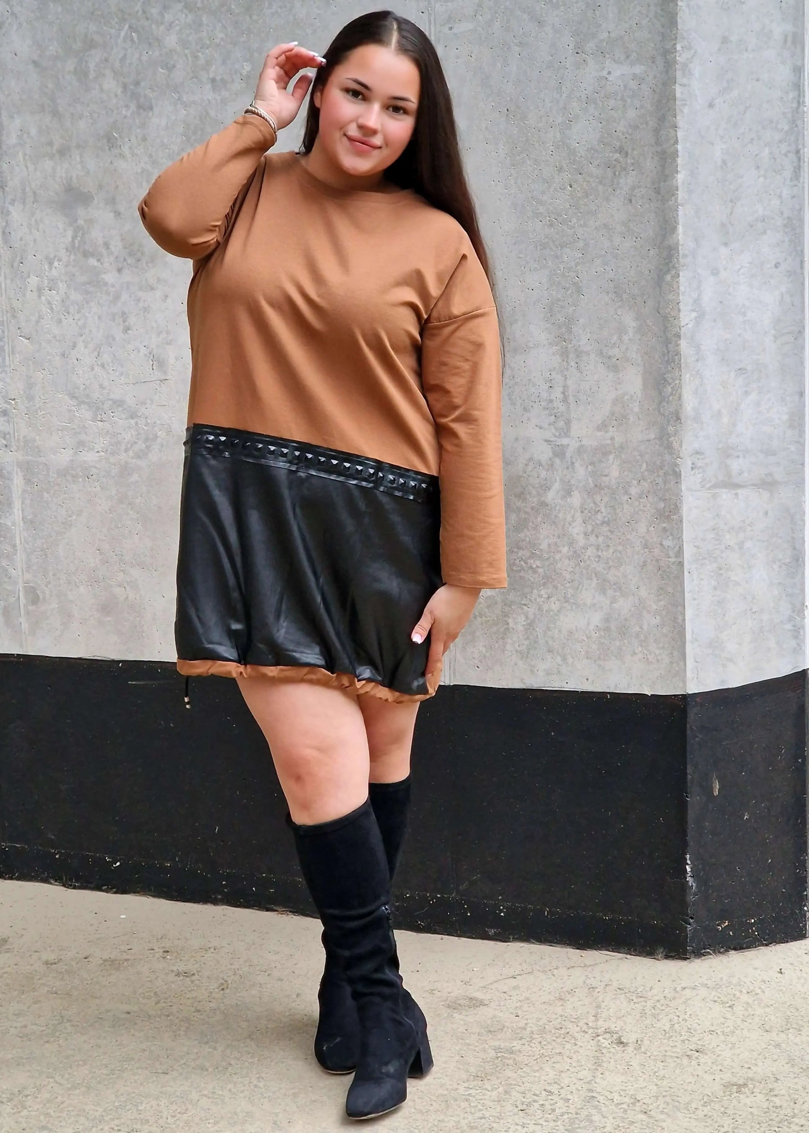 Sukienka bawełniana z wstawka eco skóry na przodzie Stylowa XL