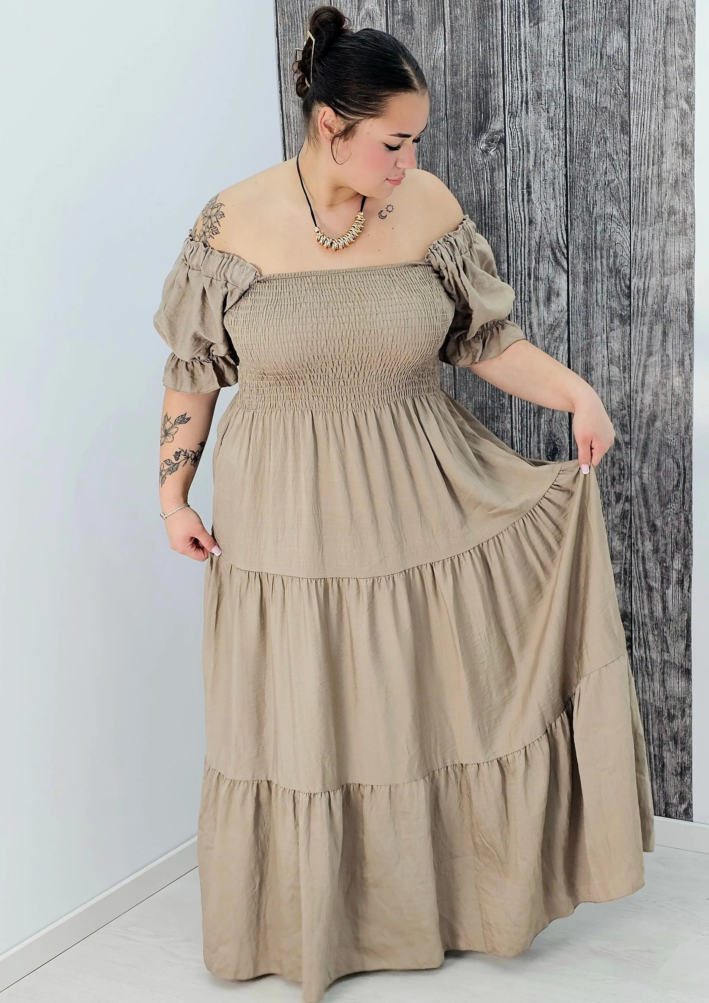 Sukienka boho maxi z falbanami Stylowa XL