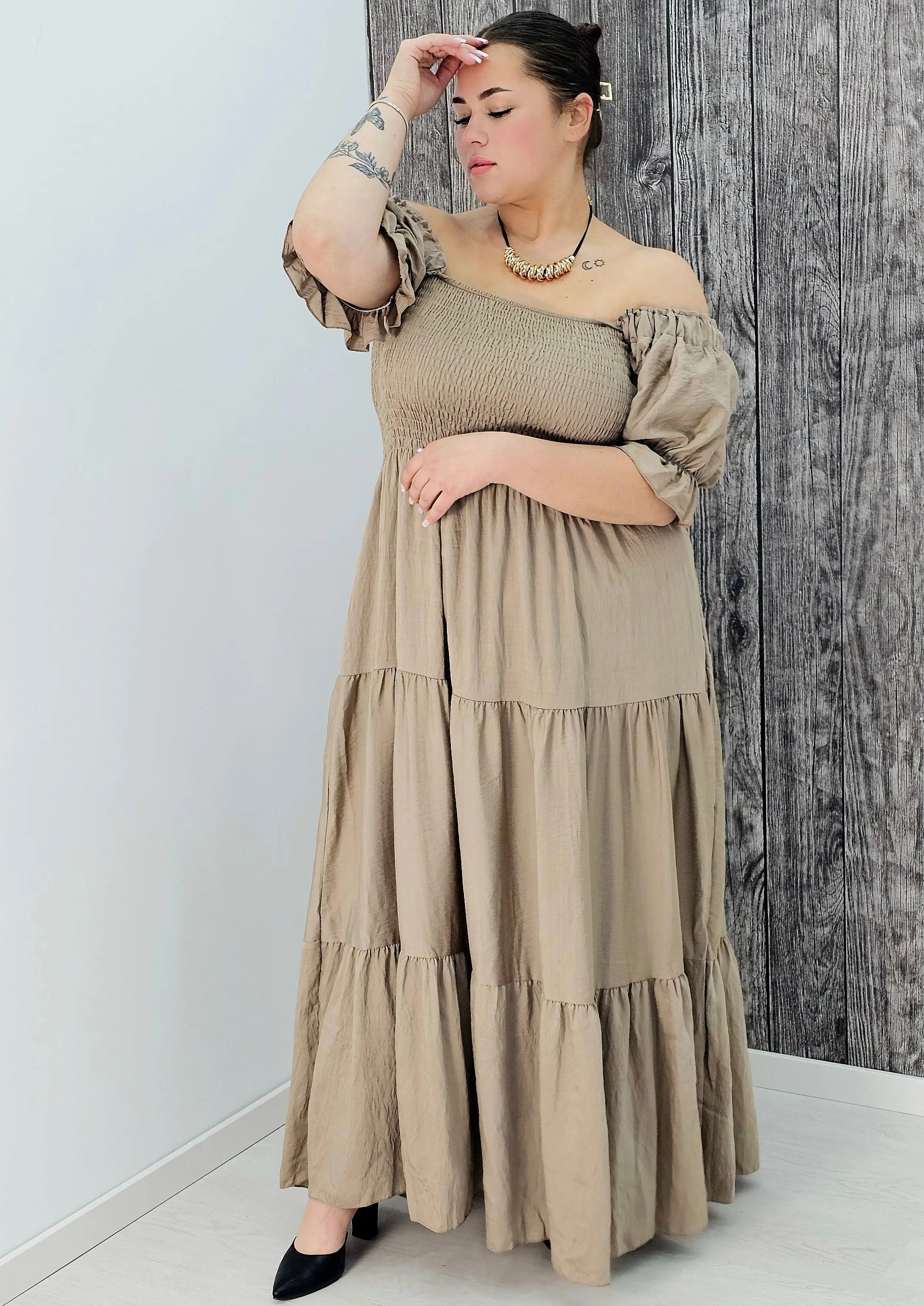 Sukienka boho maxi z falbanami Stylowa XL