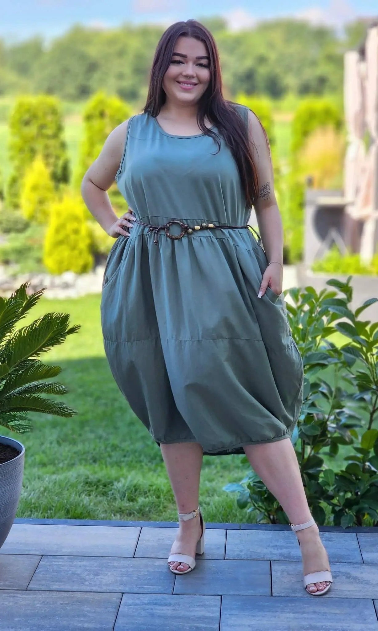 Sukienka bombka bez rękawów Stylowa XL