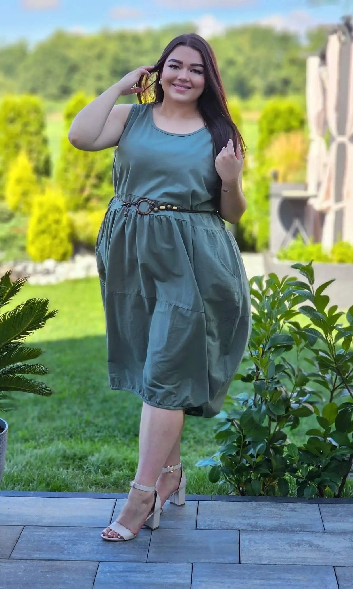 Sukienka bombka bez rękawów Stylowa XL