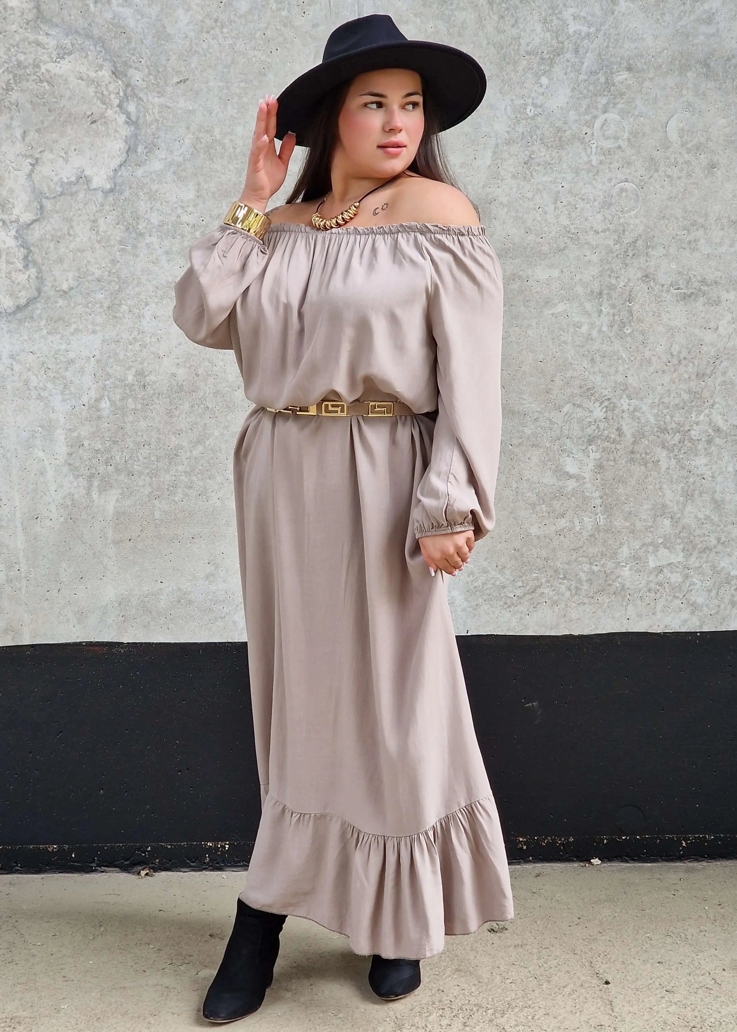 Sukienka długa, hiszpanka z falbanką - dwa kolory Stylowa XL