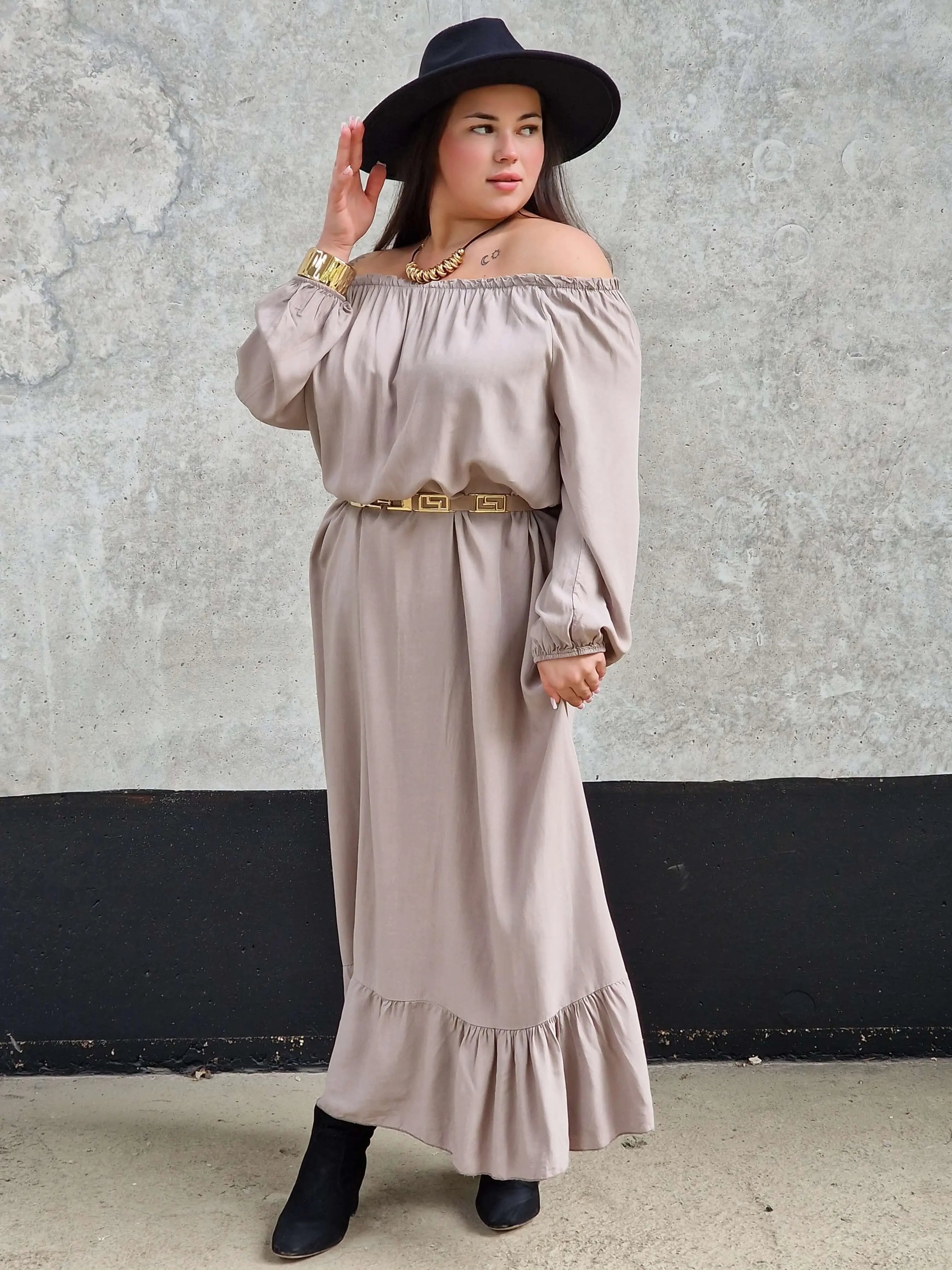 Sukienka długa,  hiszpanka z falbanką - dwa kolory Stylowa XL