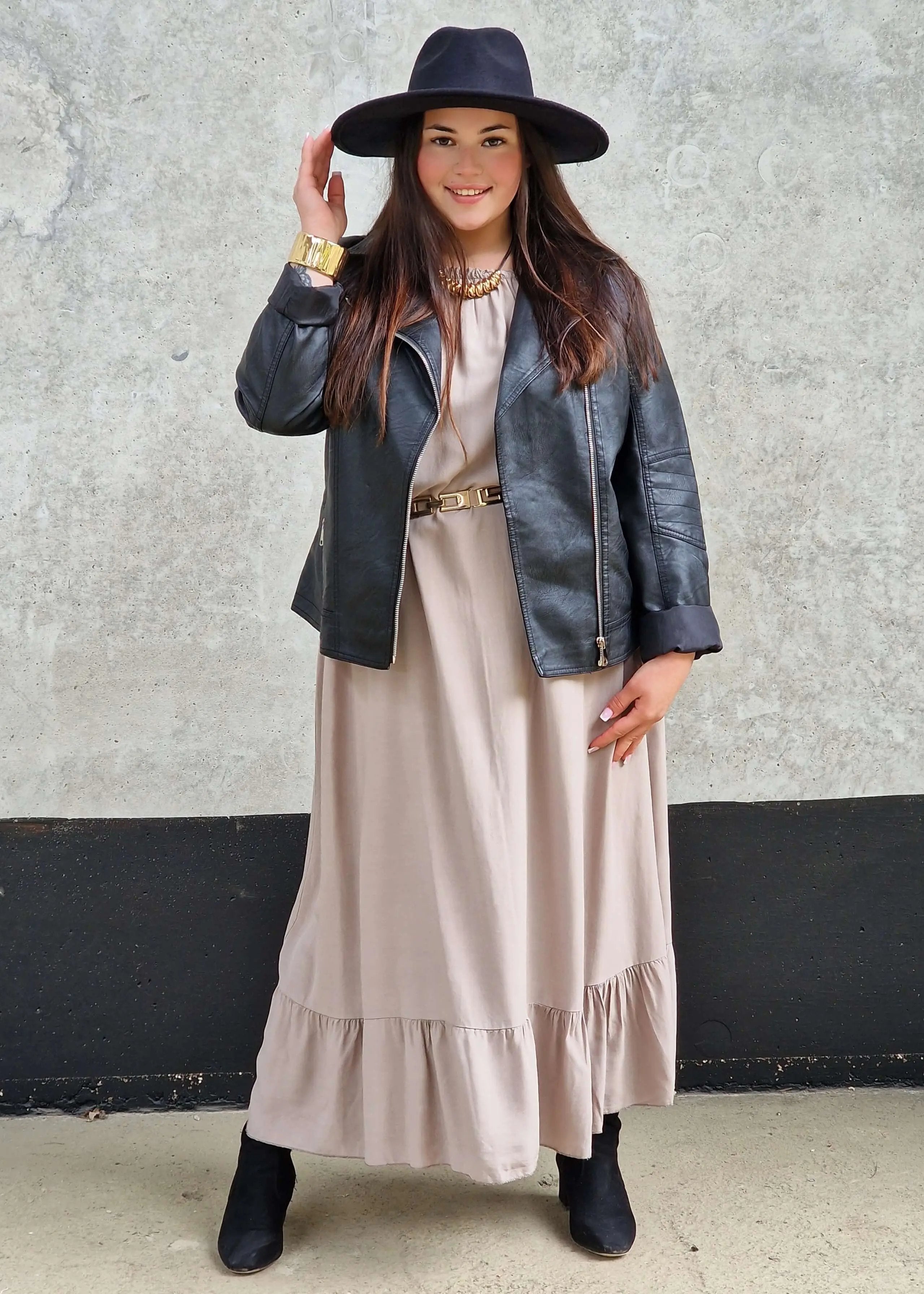 Sukienka długa, hiszpanka z falbanką - dwa kolory Stylowa XL