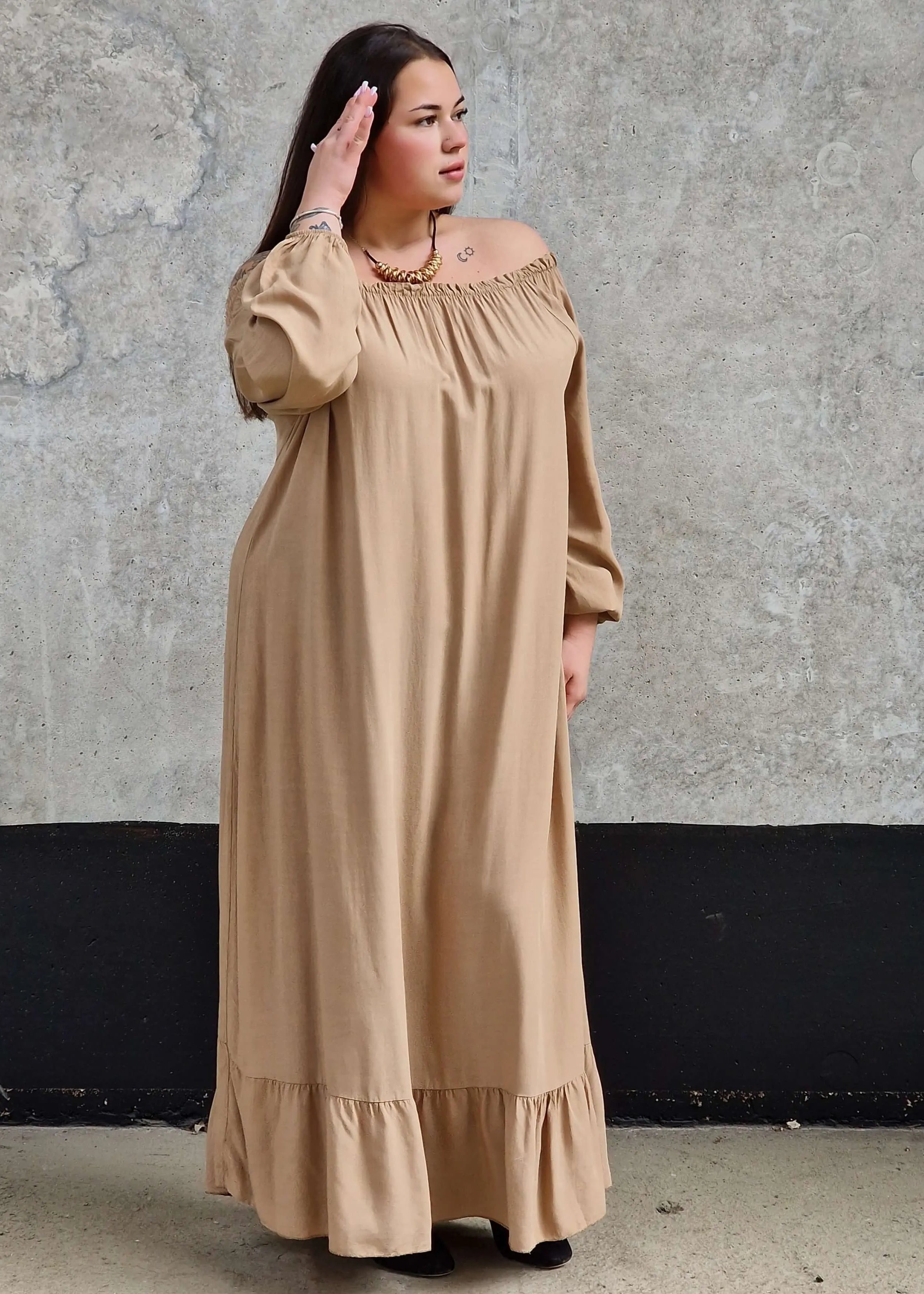 Sukienka długa, hiszpanka z falbanką - dwa kolory Stylowa XL