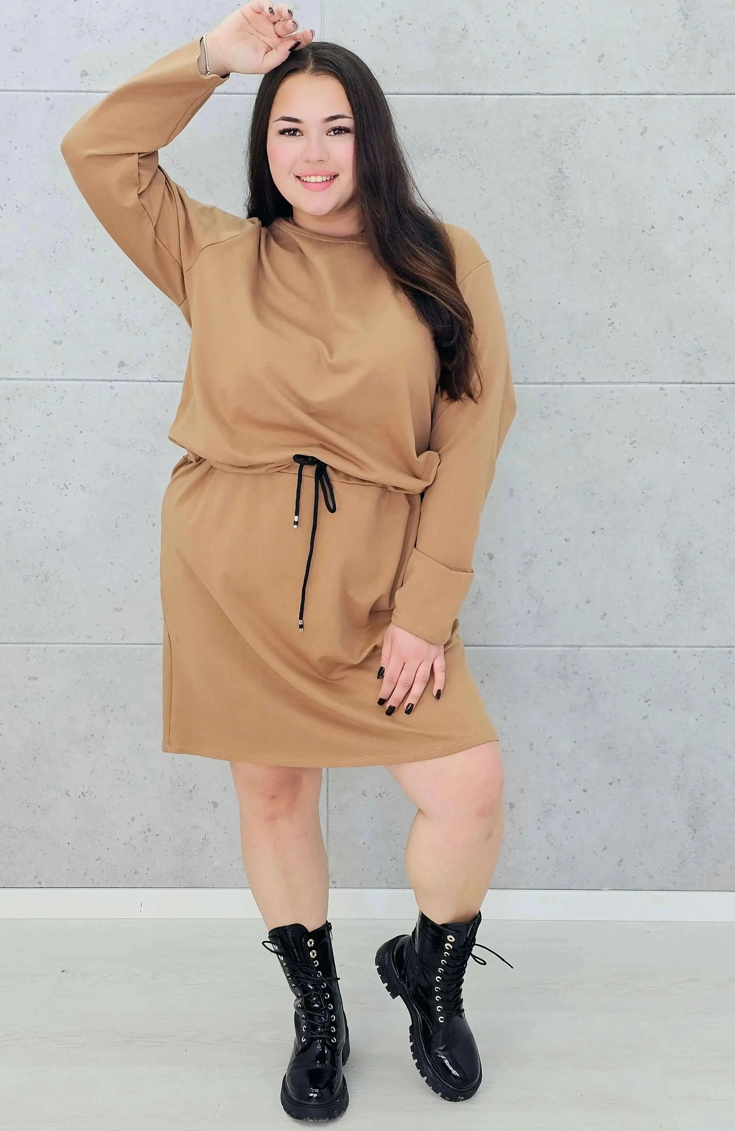 Sukienka dresowa z wiązaniem w talii – moda dla kobiet plus size Stylowa XL