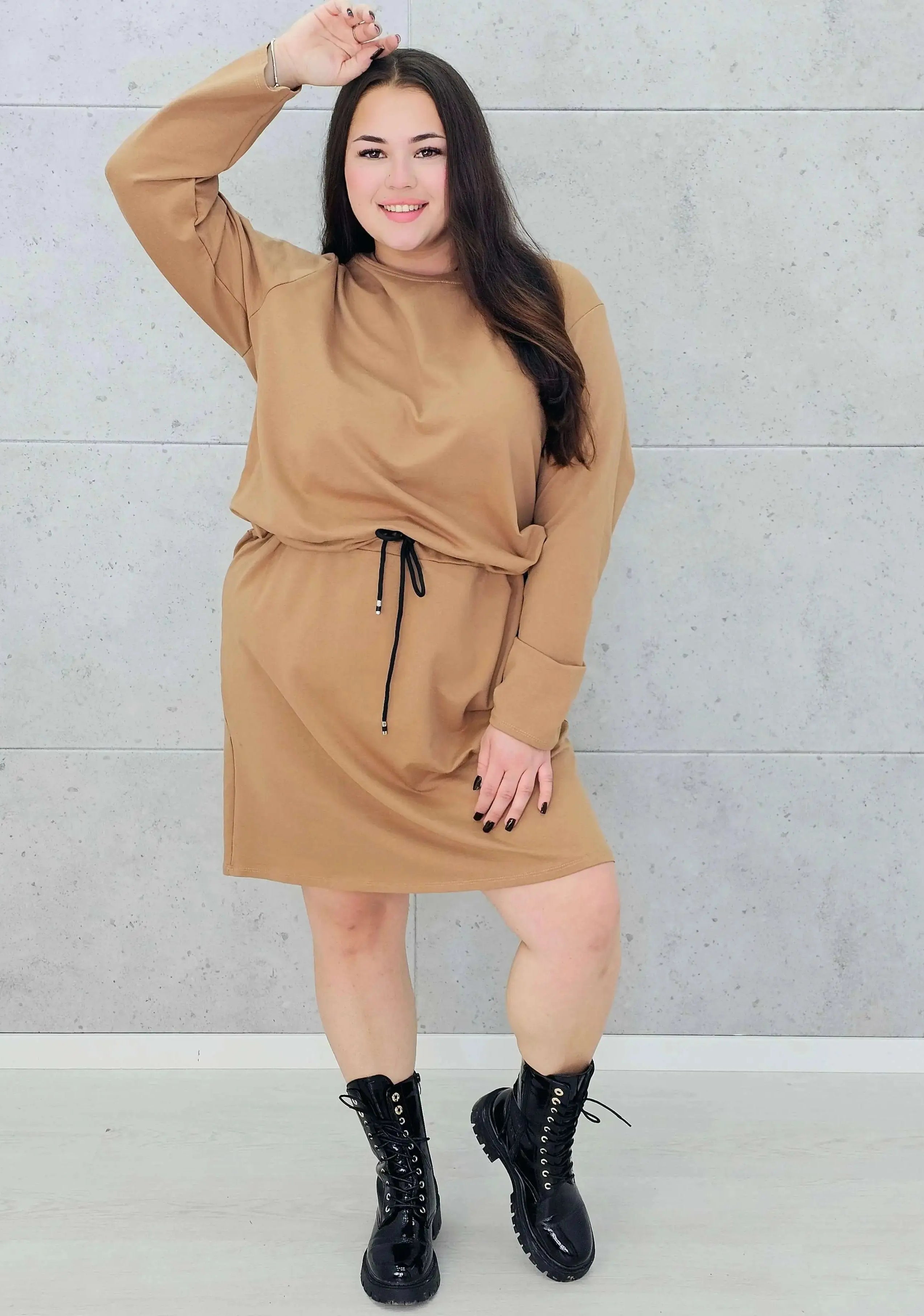Sukienka dresowa z wiązaniem w talii – moda dla kobiet plus size Stylowa XL