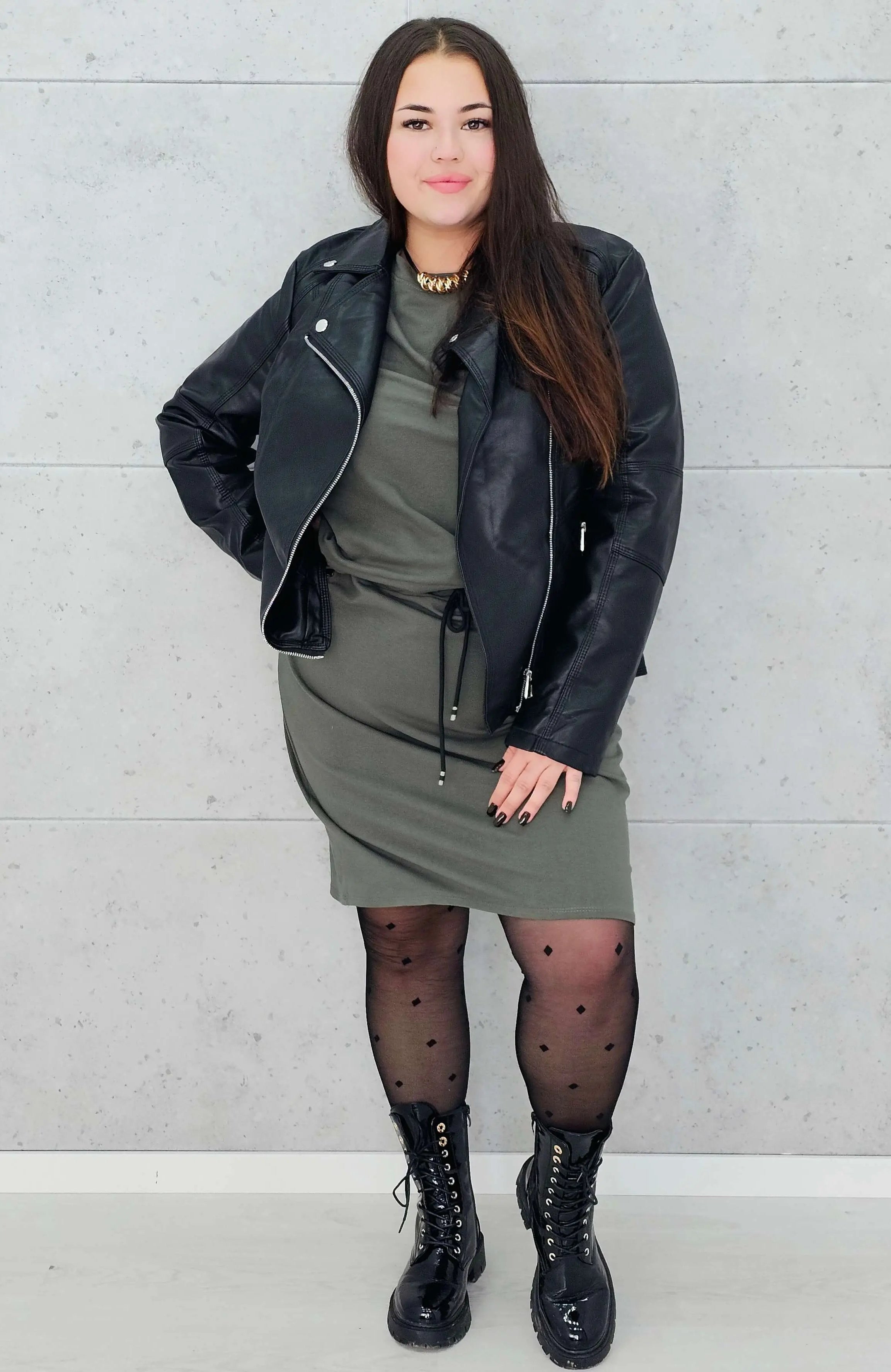 Sukienka dresowa z wiązaniem w talii – moda dla kobiet plus size Stylowa XL