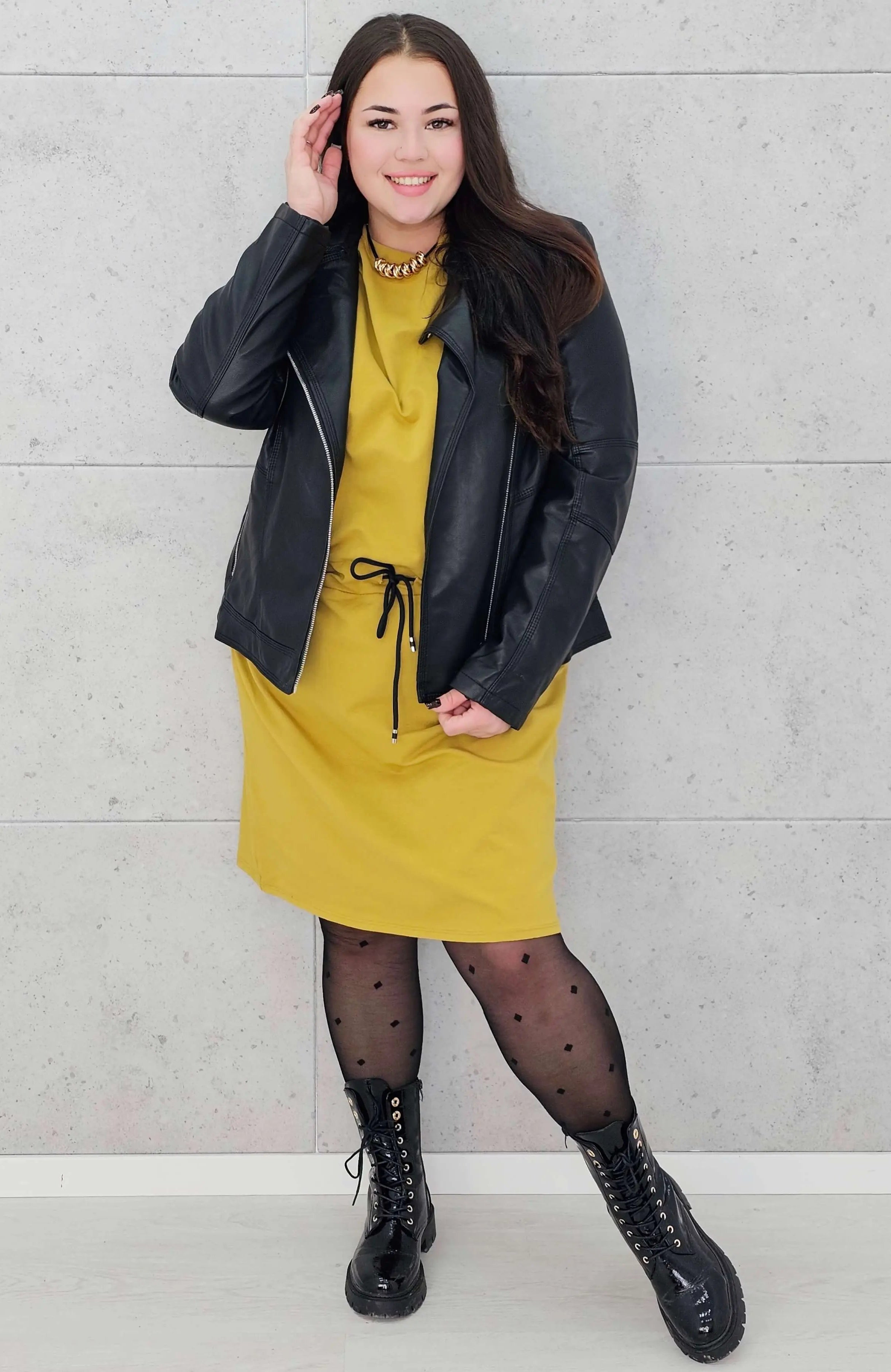 Sukienka dresowa z wiązaniem w talii – moda dla kobiet plus size Stylowa XL