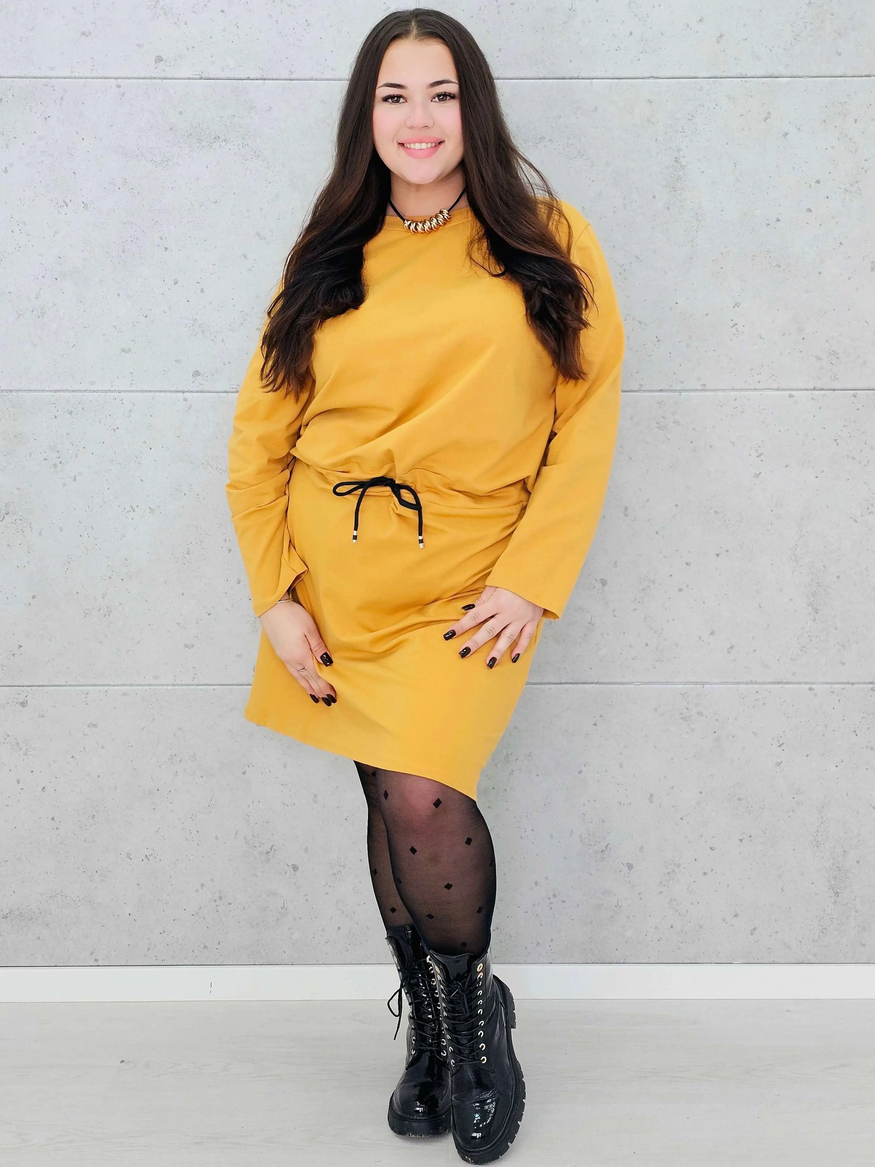 Sukienka dresowa z wiązaniem w talii – moda dla kobiet plus size Stylowa XL