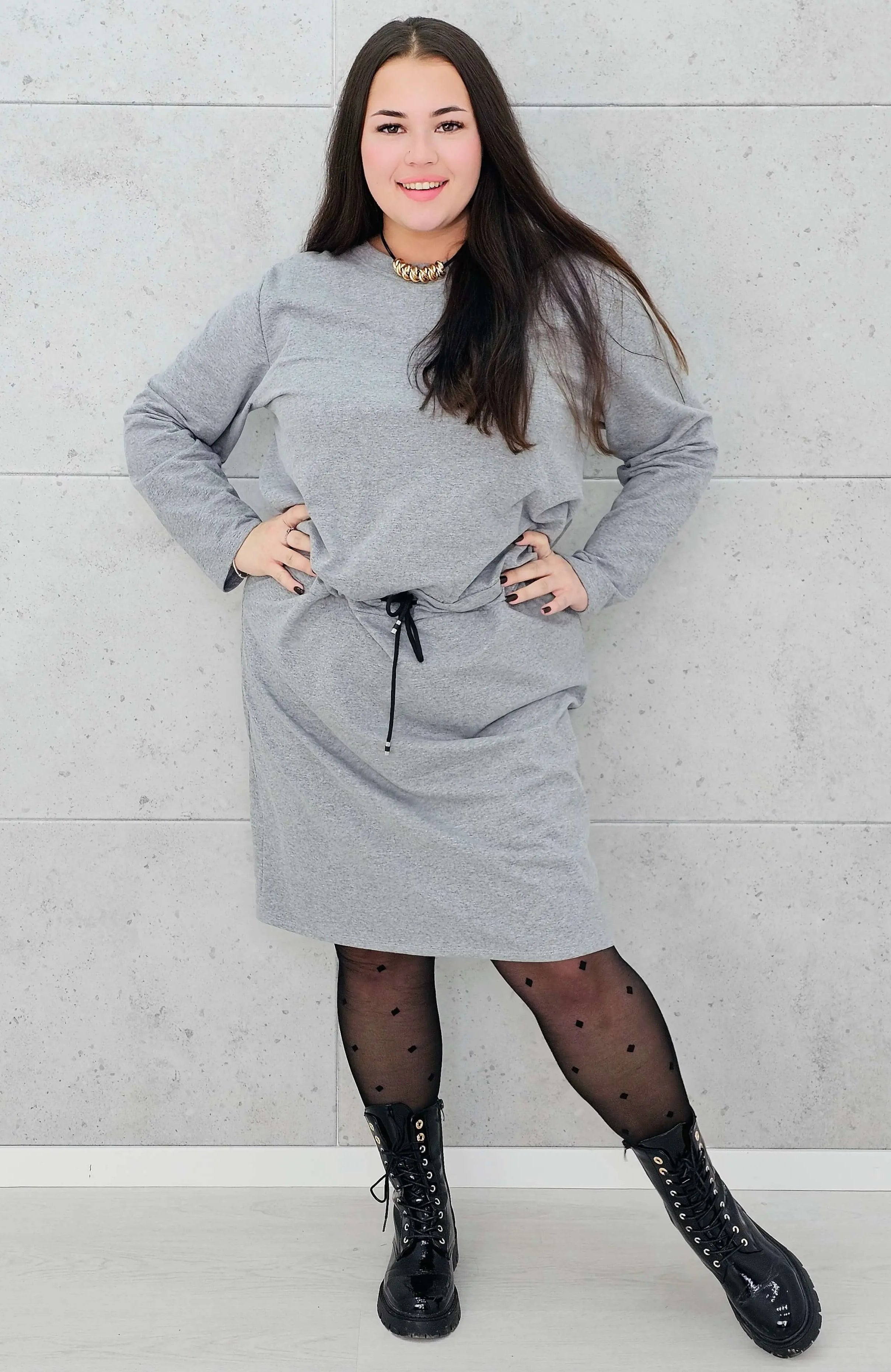 Sukienka dresowa z wiązaniem w talii – moda dla kobiet plus size Stylowa XL