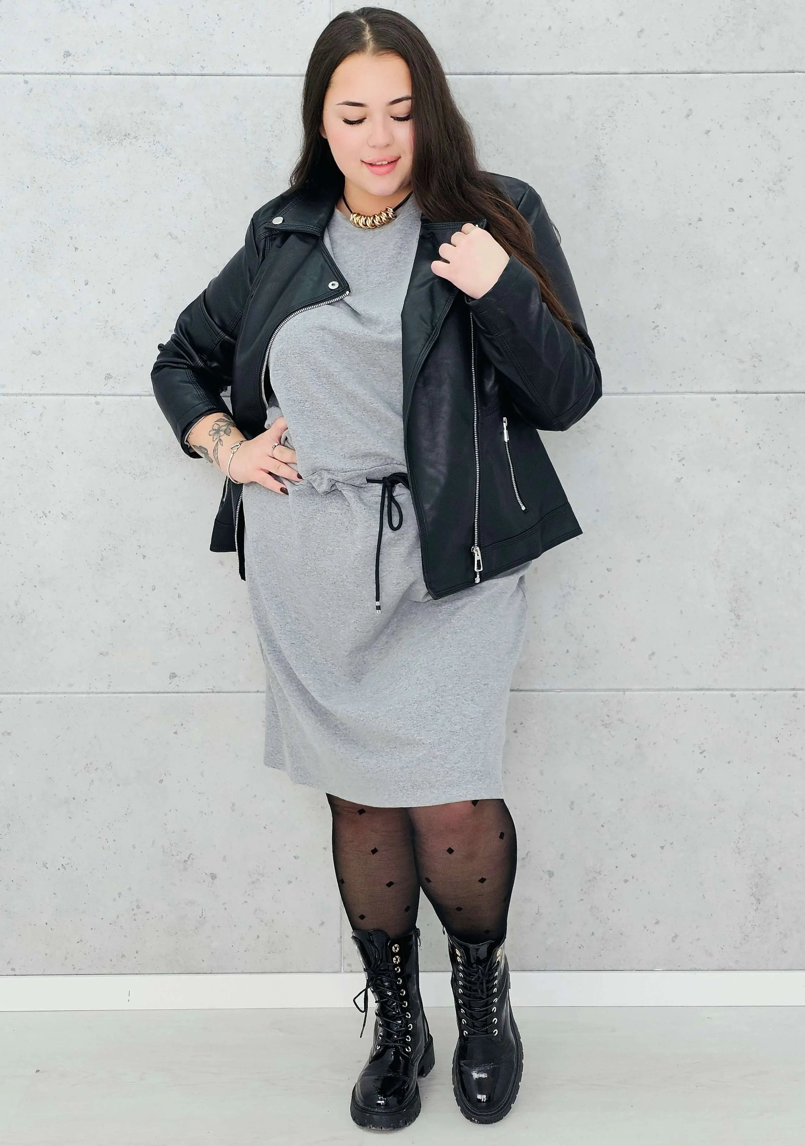 Sukienka dresowa z wiązaniem w talii – moda dla kobiet plus size Stylowa XL