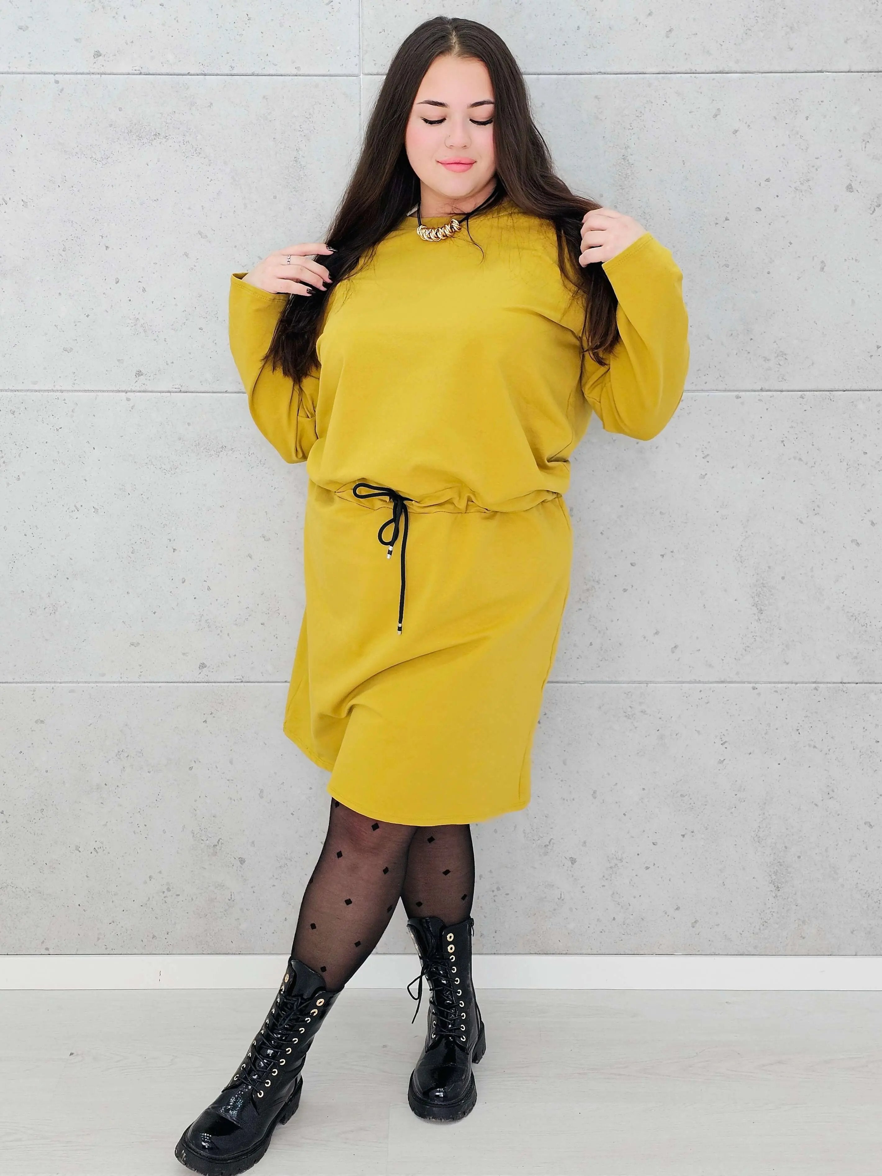 Sukienka dresowa z wiązaniem w talii – moda dla kobiet plus size Stylowa XL