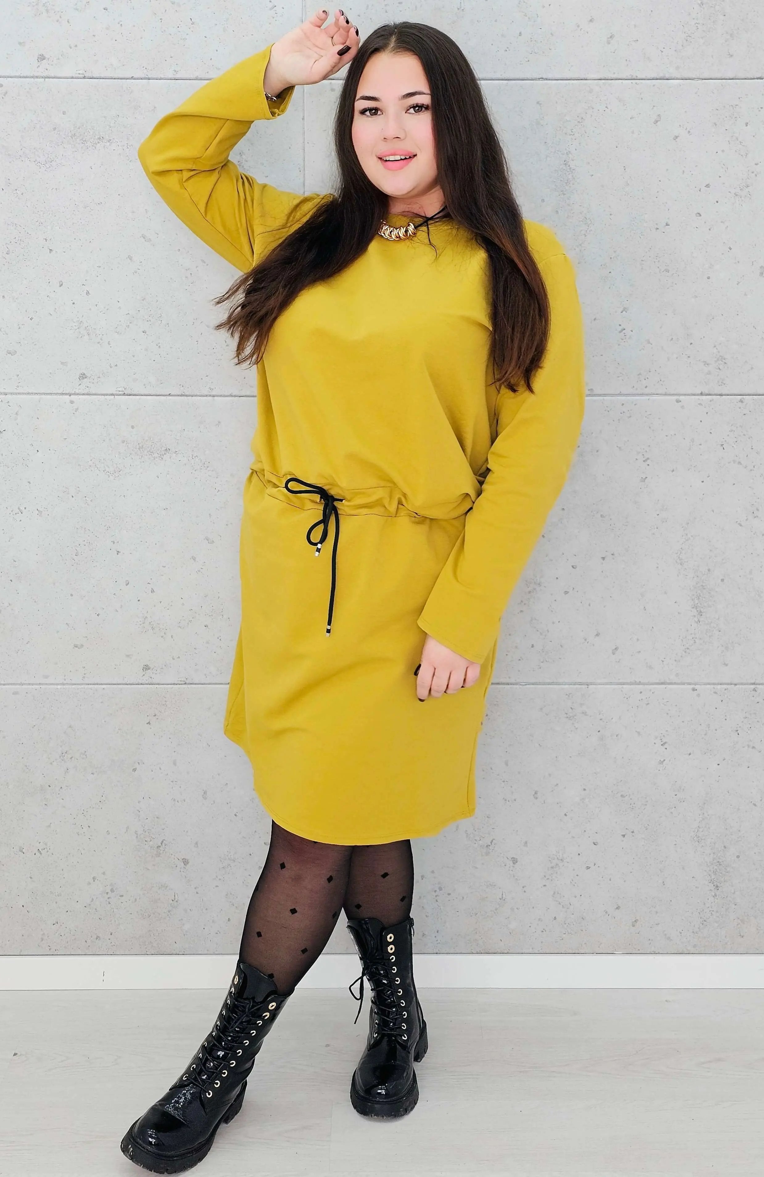 Sukienka dresowa z wiązaniem w talii – moda dla kobiet plus size Stylowa XL