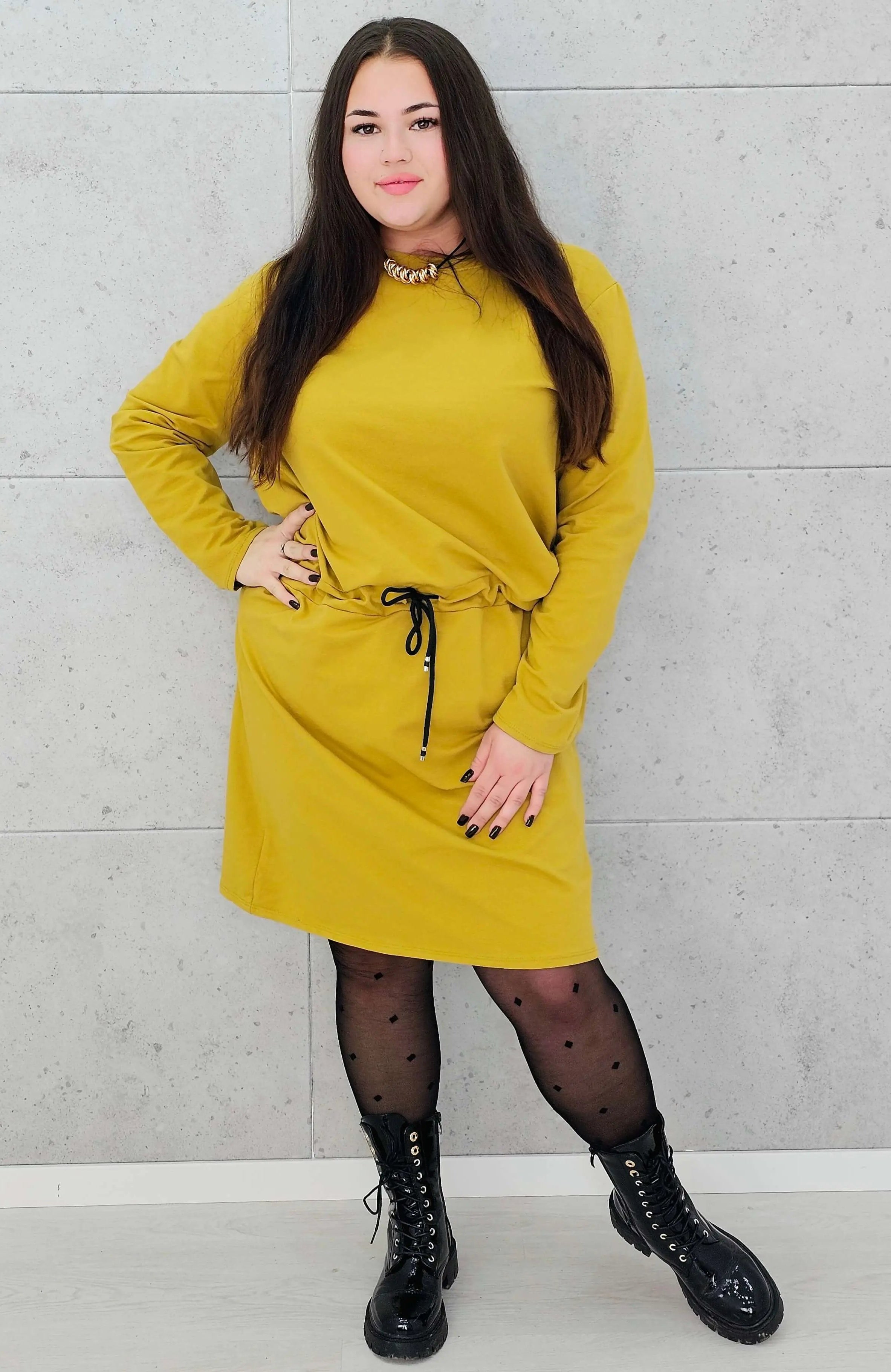 Sukienka dresowa z wiązaniem w talii – moda dla kobiet plus size Stylowa XL