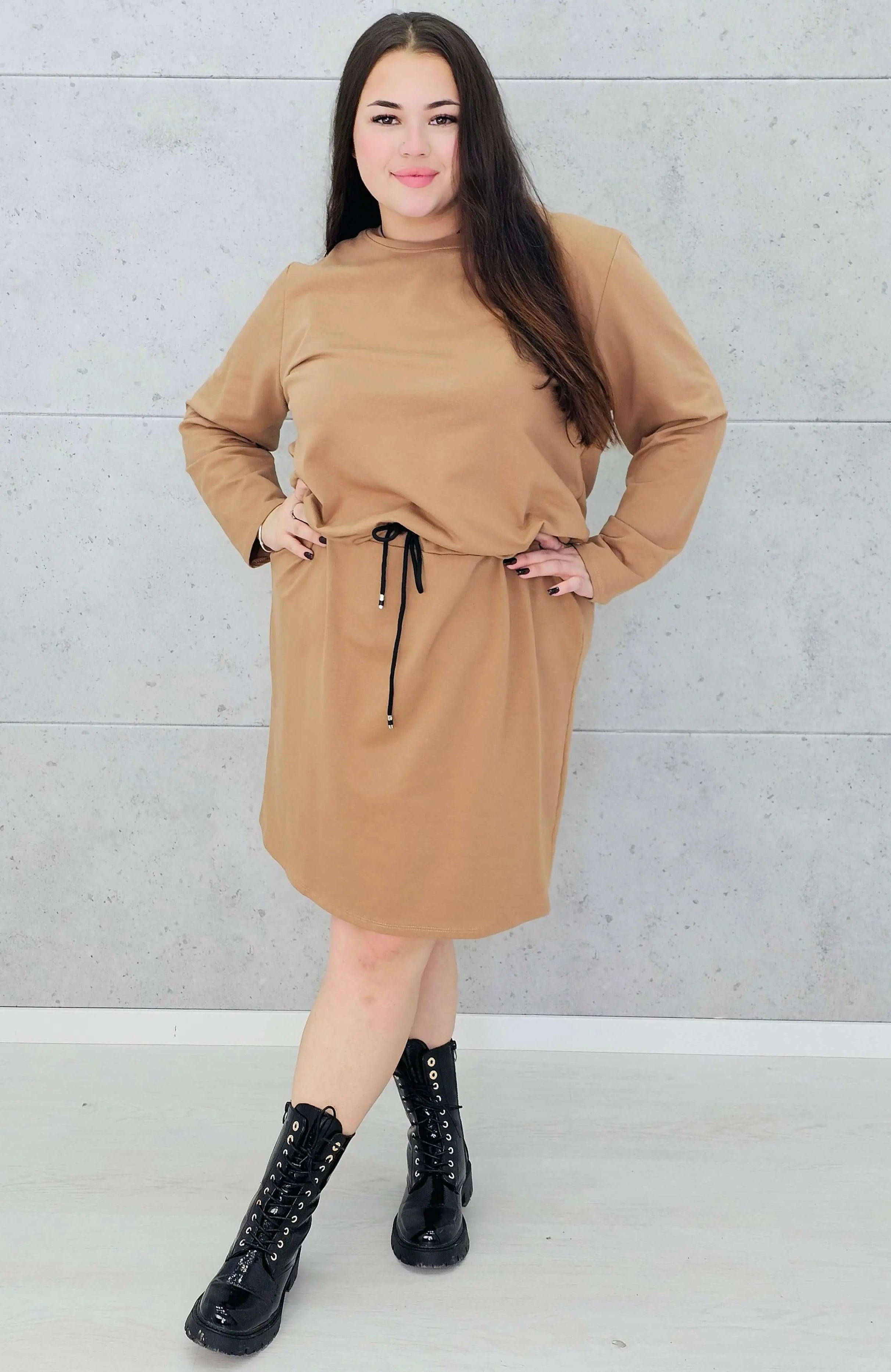 Sukienka dresowa z wiązaniem w talii – moda dla kobiet plus size Stylowa XL
